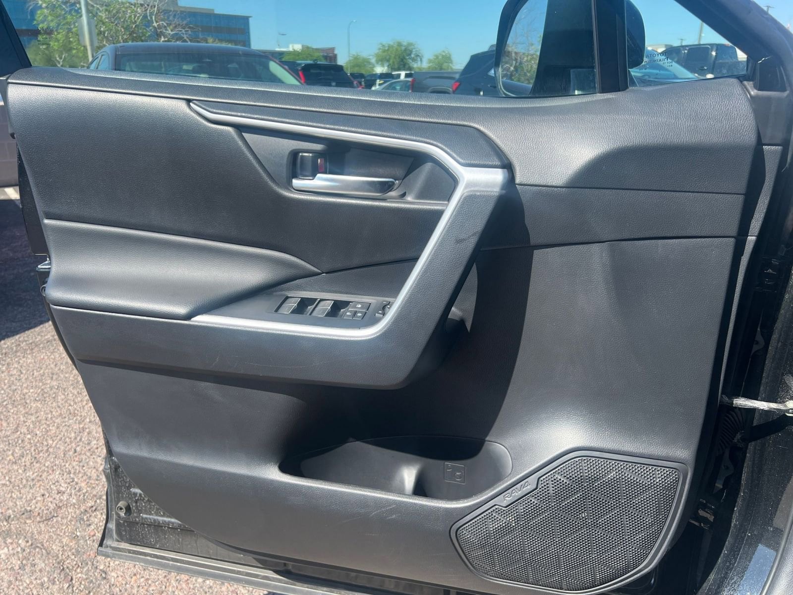 2024 Toyota RAV4 XLE 20