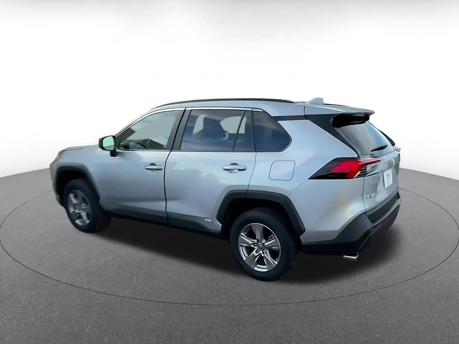 Thumbnail: 2025 Toyota RAV4 - 11