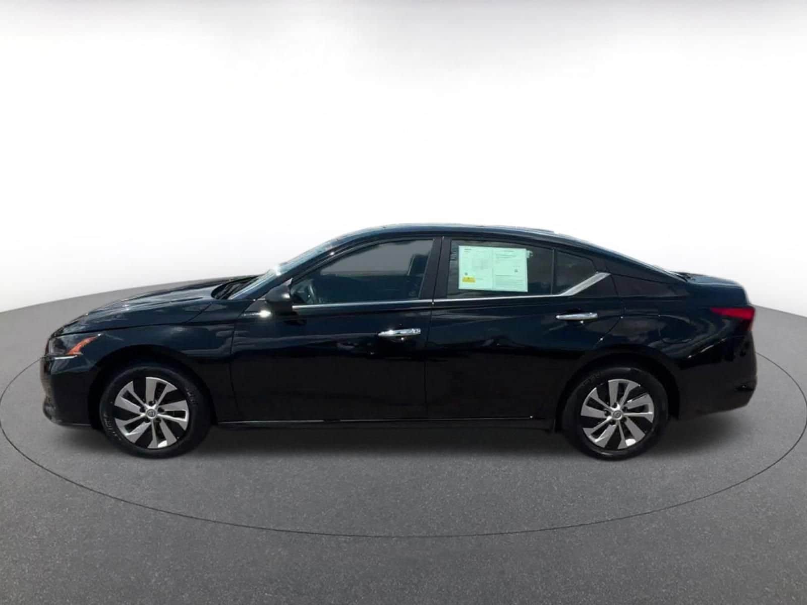 Thumbnail: 2024 Nissan Altima - 8