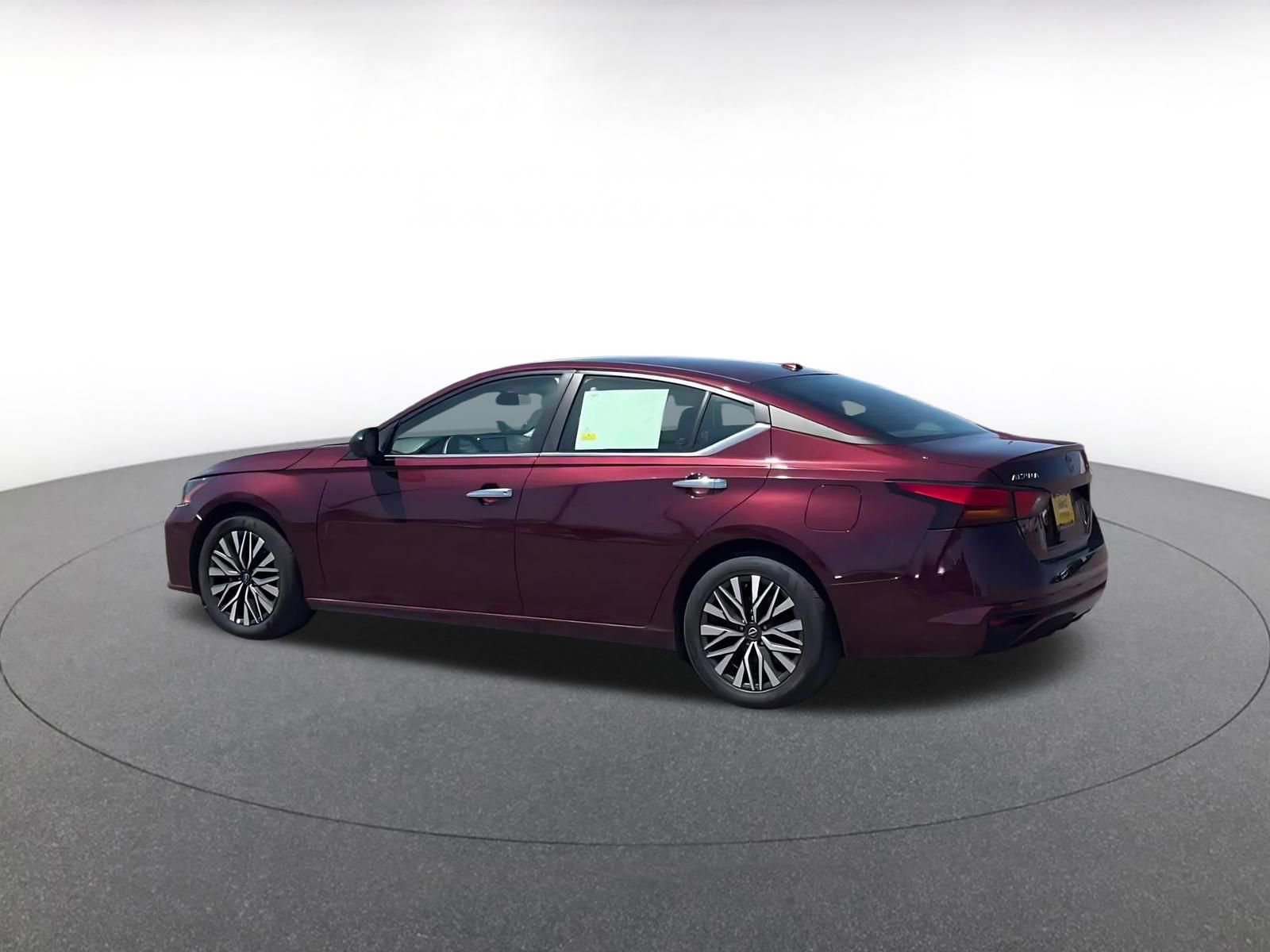 Thumbnail: 2025 Nissan Altima - 9