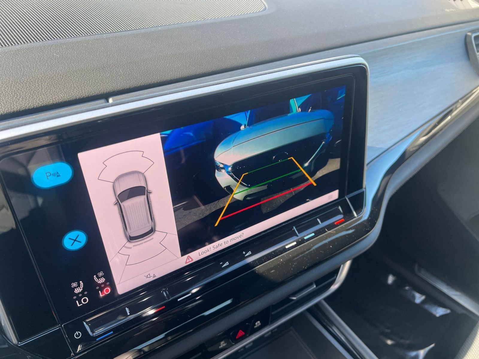 Thumbnail: 2025 Volkswagen Atlas - 24