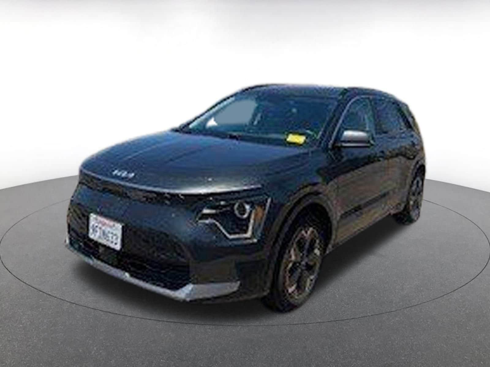 Thumbnail: 2023 Kia Niro - 3