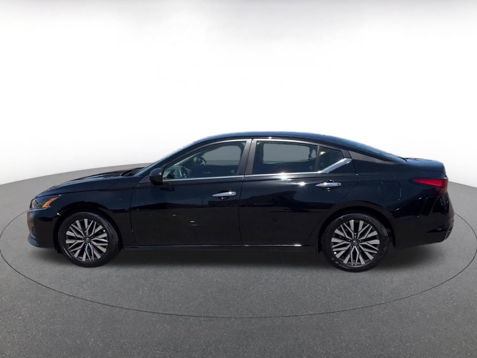 Thumbnail: 2025 Nissan Altima - 10