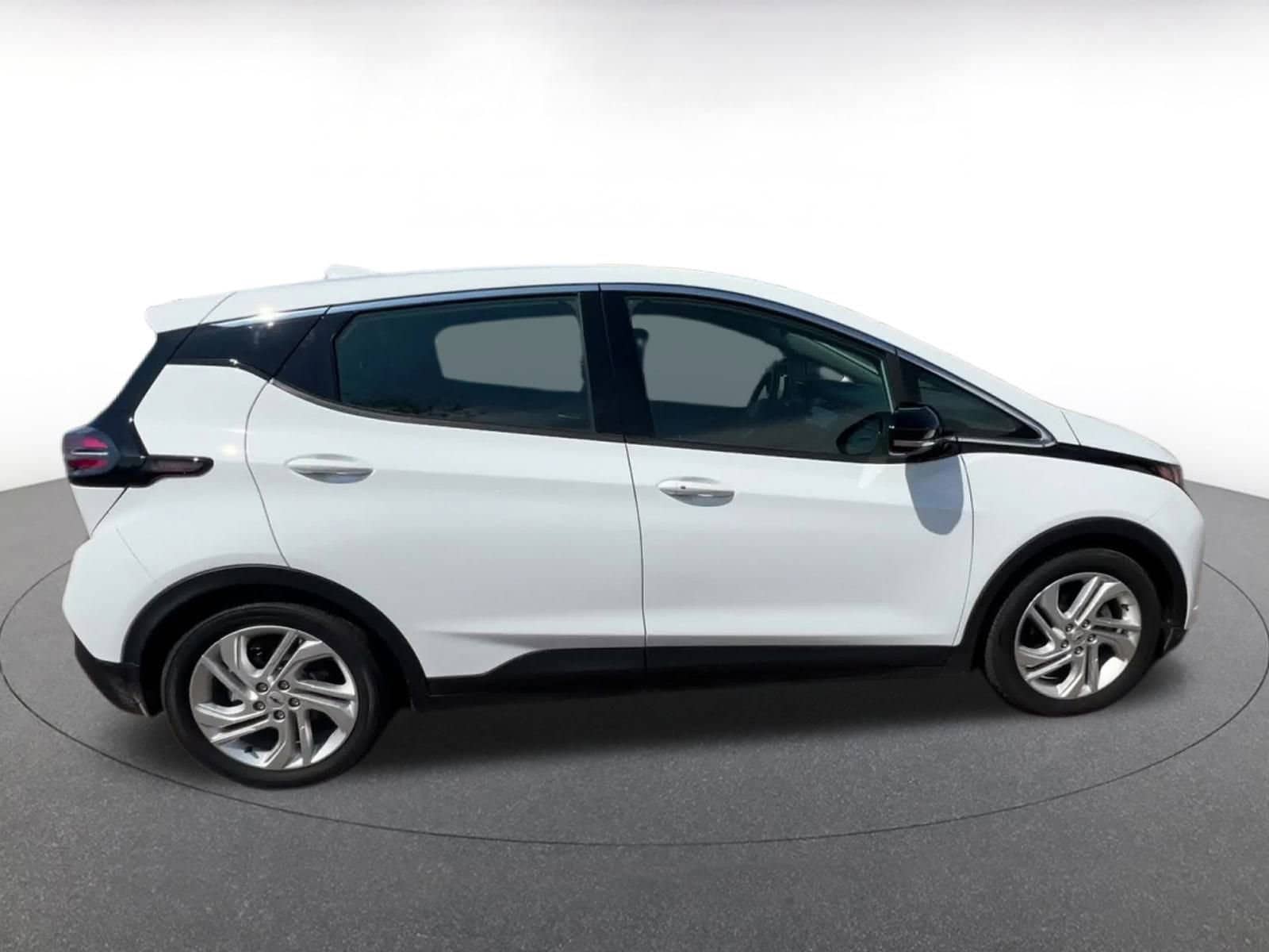 Thumbnail: 2023 Chevrolet Bolt EV - 16