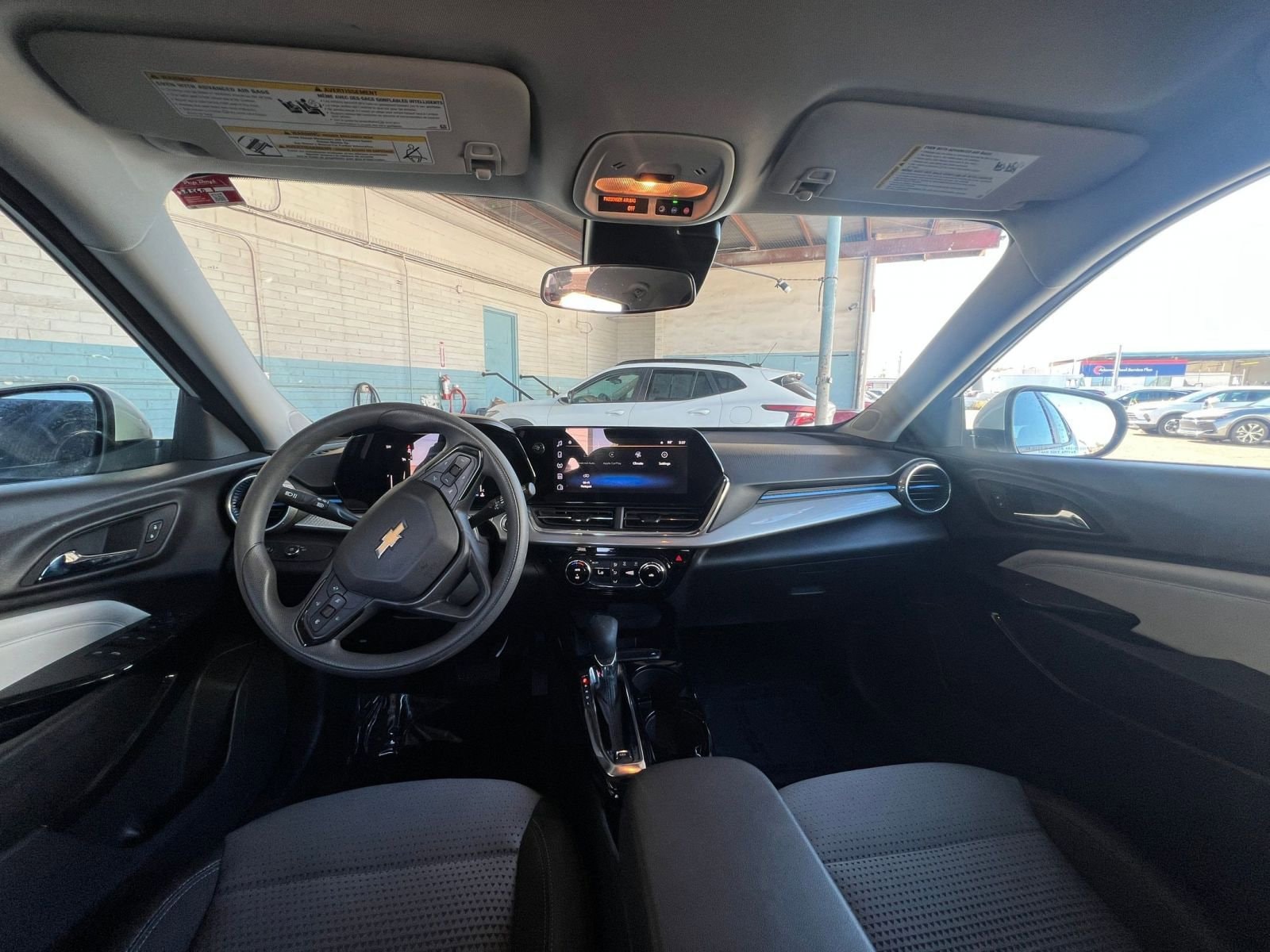 Thumbnail: 2025 Chevrolet Trax - 33