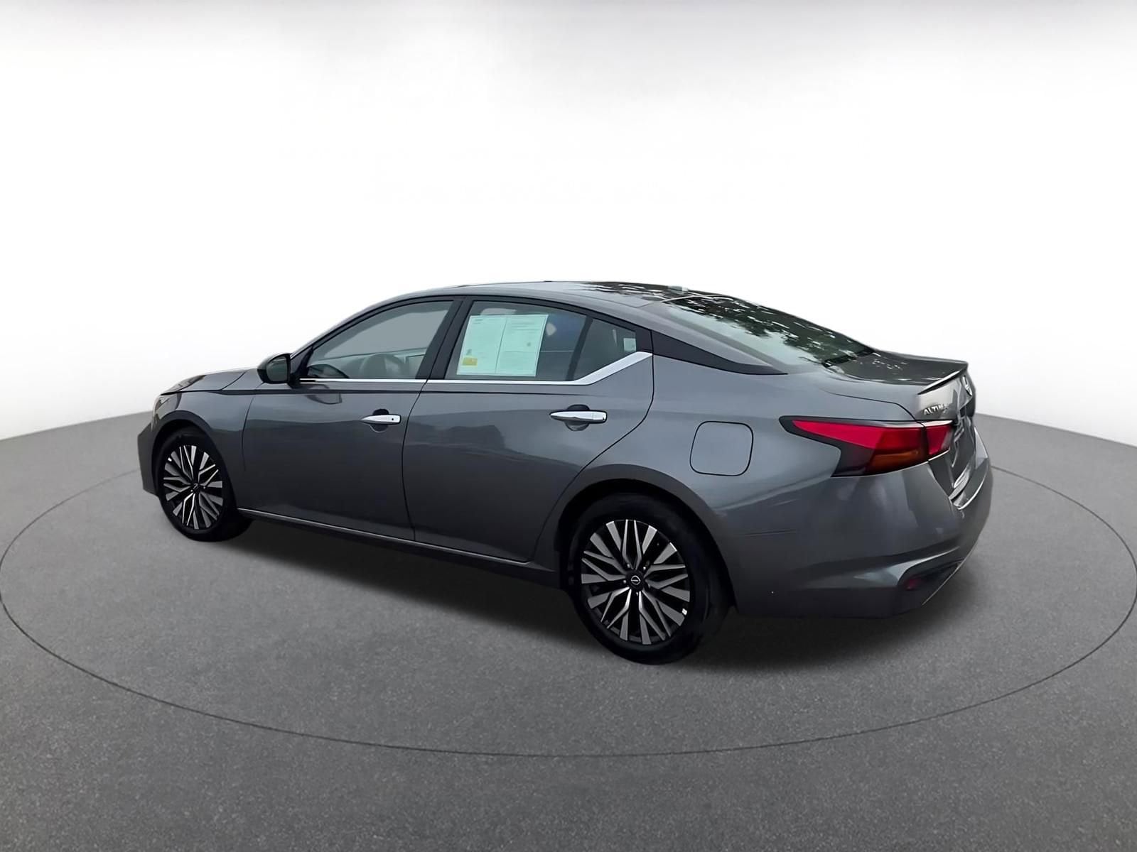 Thumbnail: 2025 Nissan Altima - 10