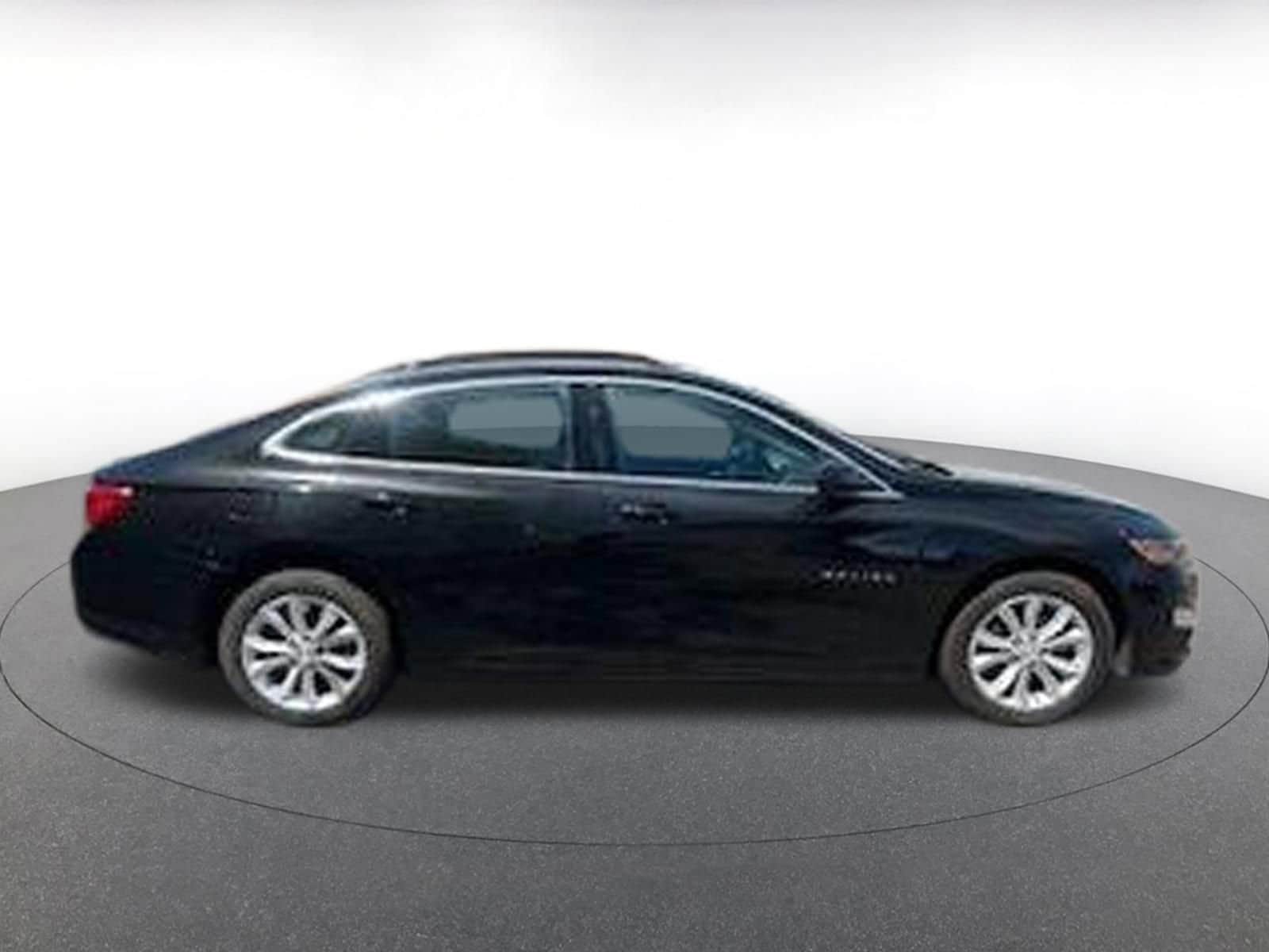 Thumbnail: 2023 Chevrolet Malibu - 9