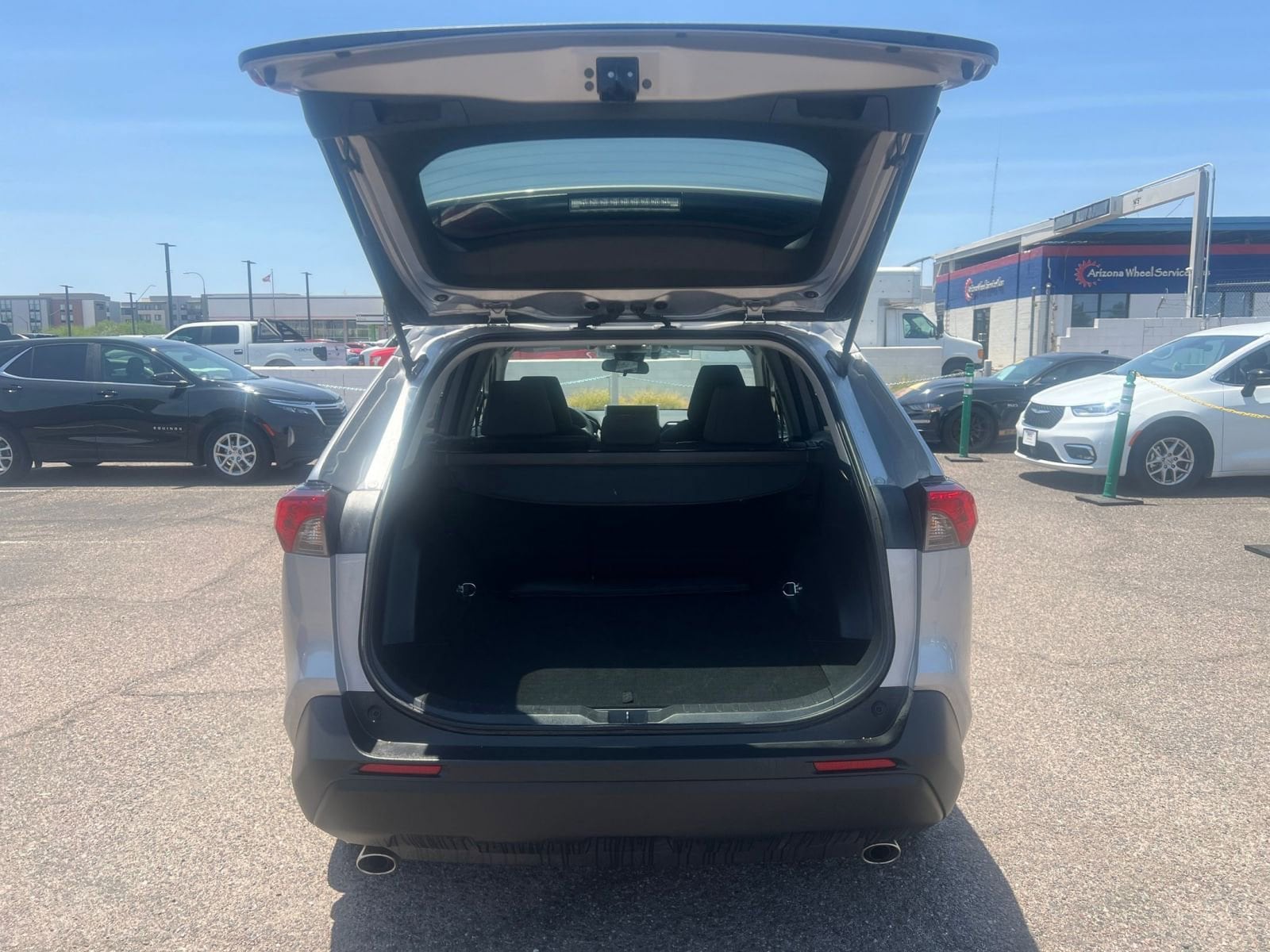 2024 Toyota RAV4 XLE 31
