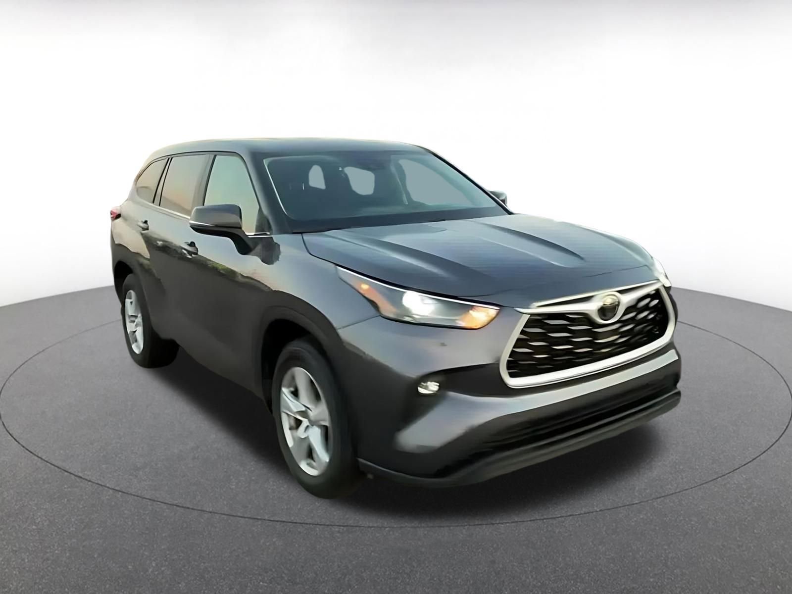 Thumbnail: 2025 Toyota Highlander - 3