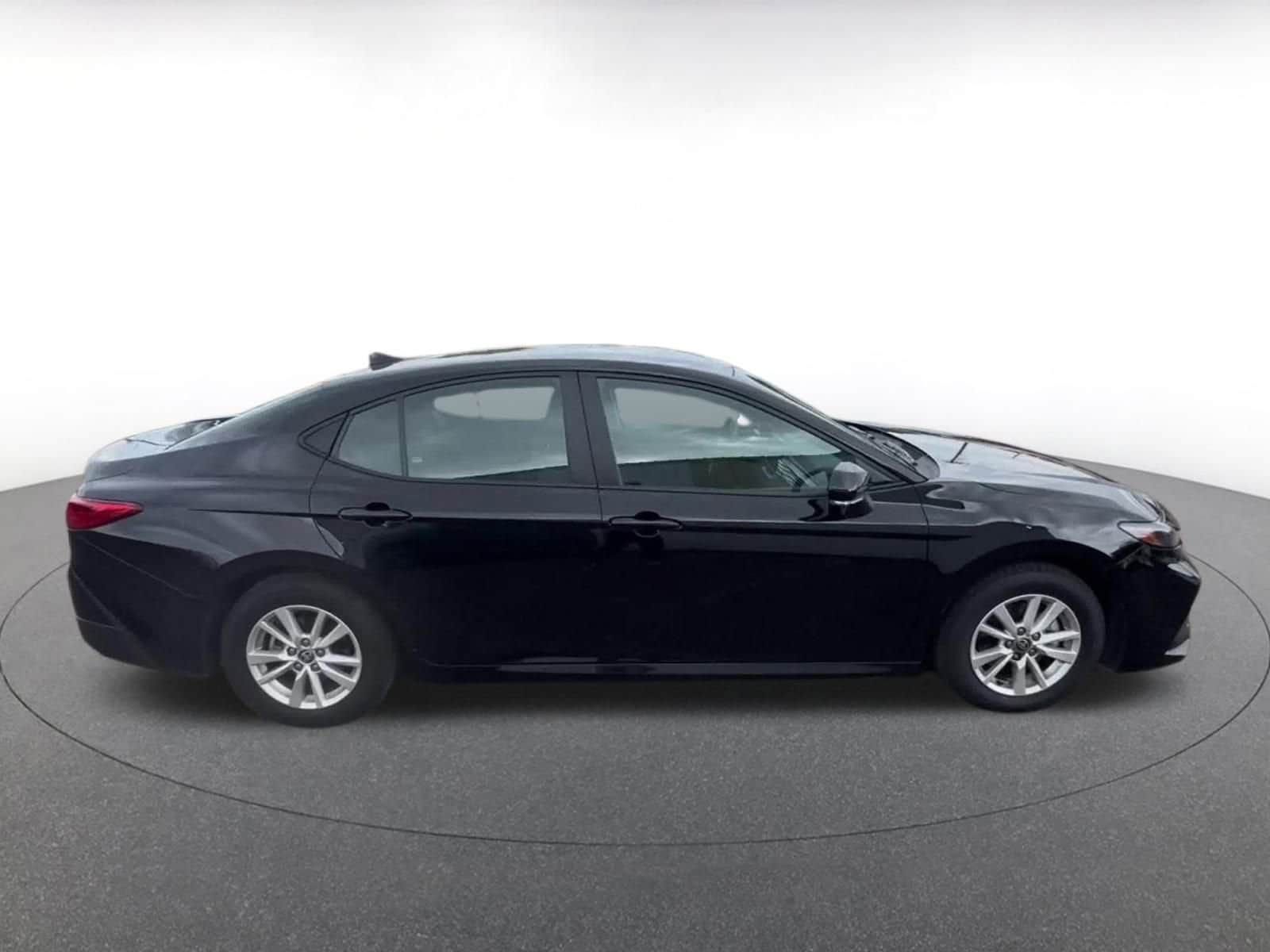 Thumbnail: 2025 Toyota Camry - 16