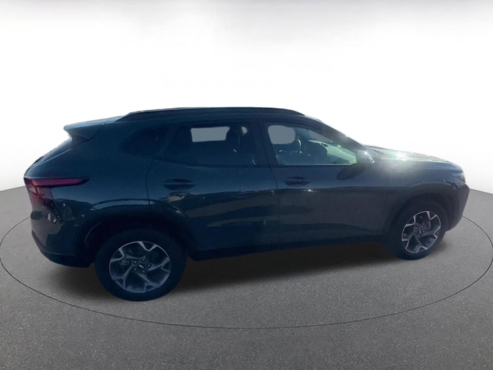 Thumbnail: 2025 Chevrolet Trax - 16