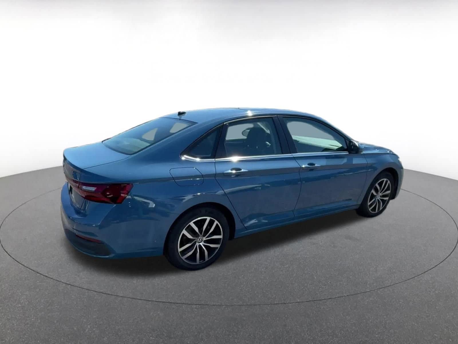 Thumbnail: 2025 Volkswagen Jetta - 14