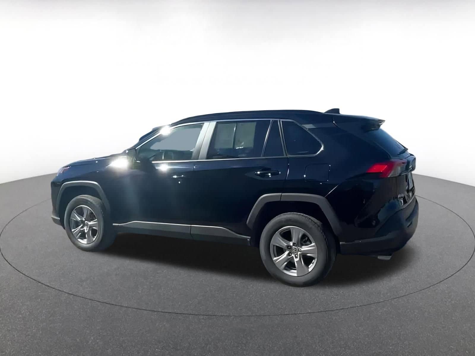 Thumbnail: 2025 Toyota RAV4 - 10