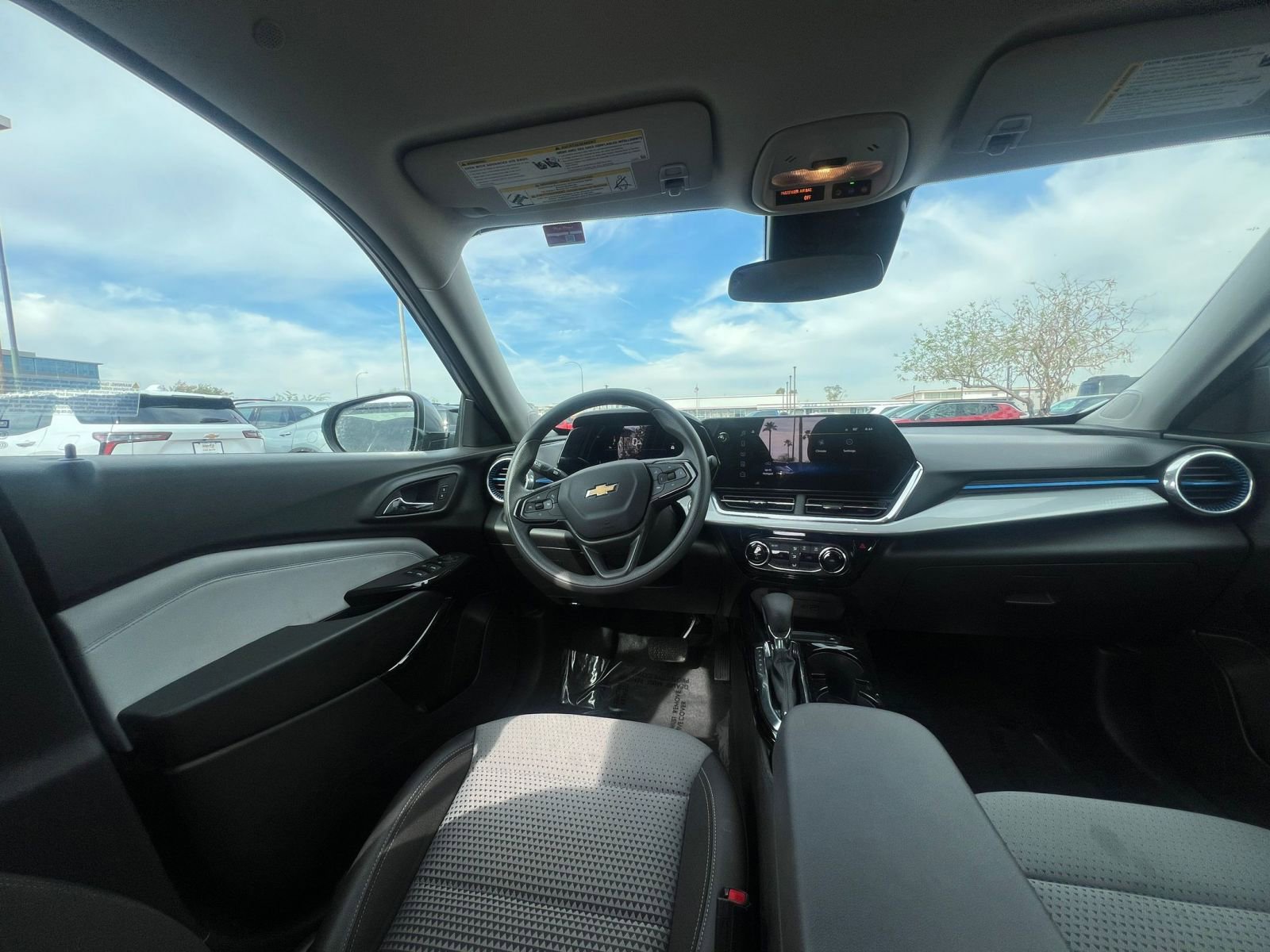 Thumbnail: 2025 Chevrolet Trax - 34