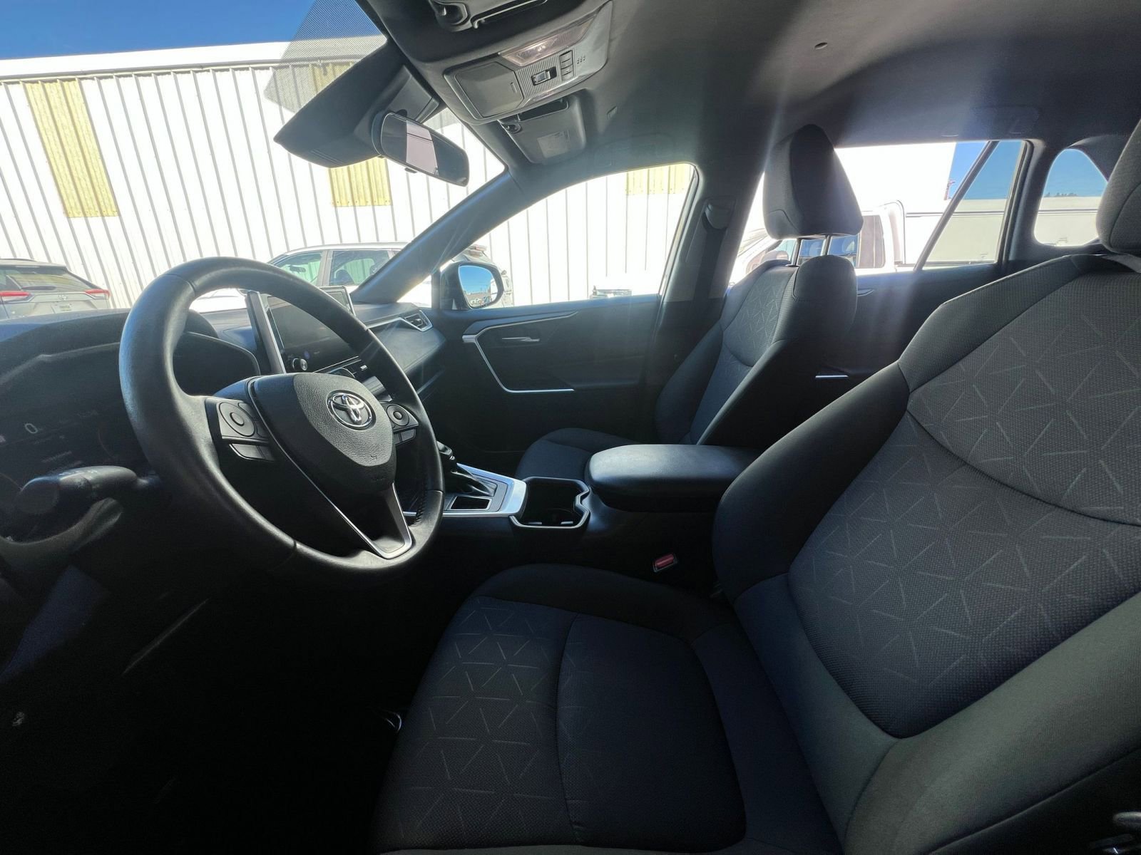 Thumbnail: 2025 Toyota RAV4 - 27