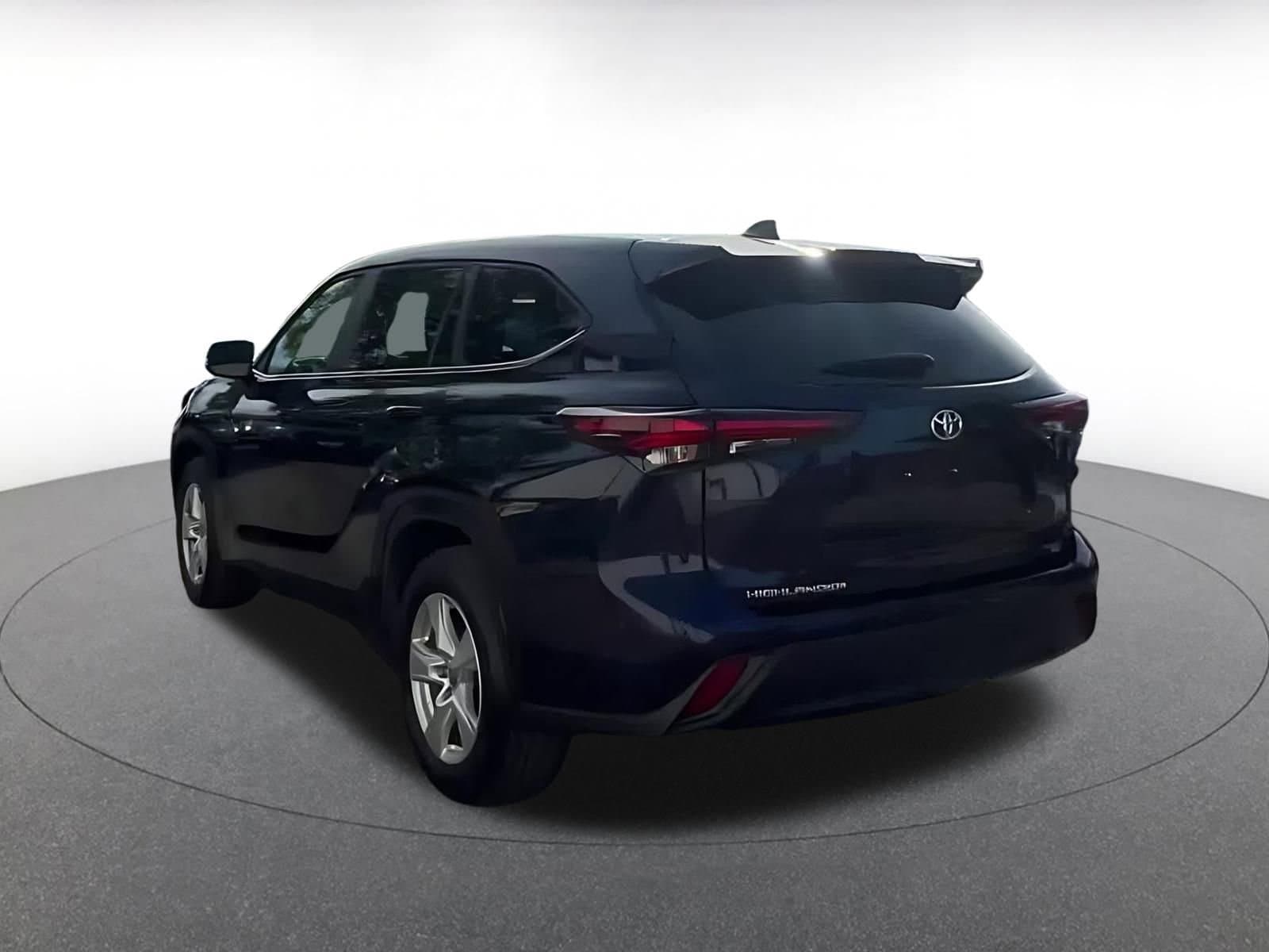 Thumbnail: 2025 Toyota Highlander - 11