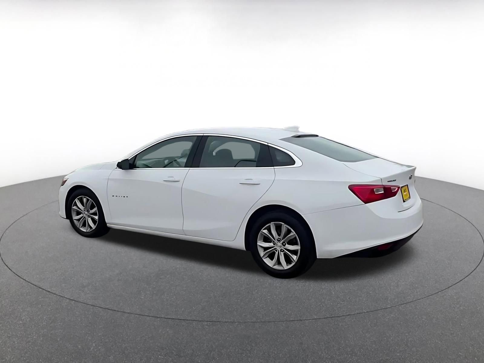 Thumbnail: 2023 Chevrolet Malibu - 10