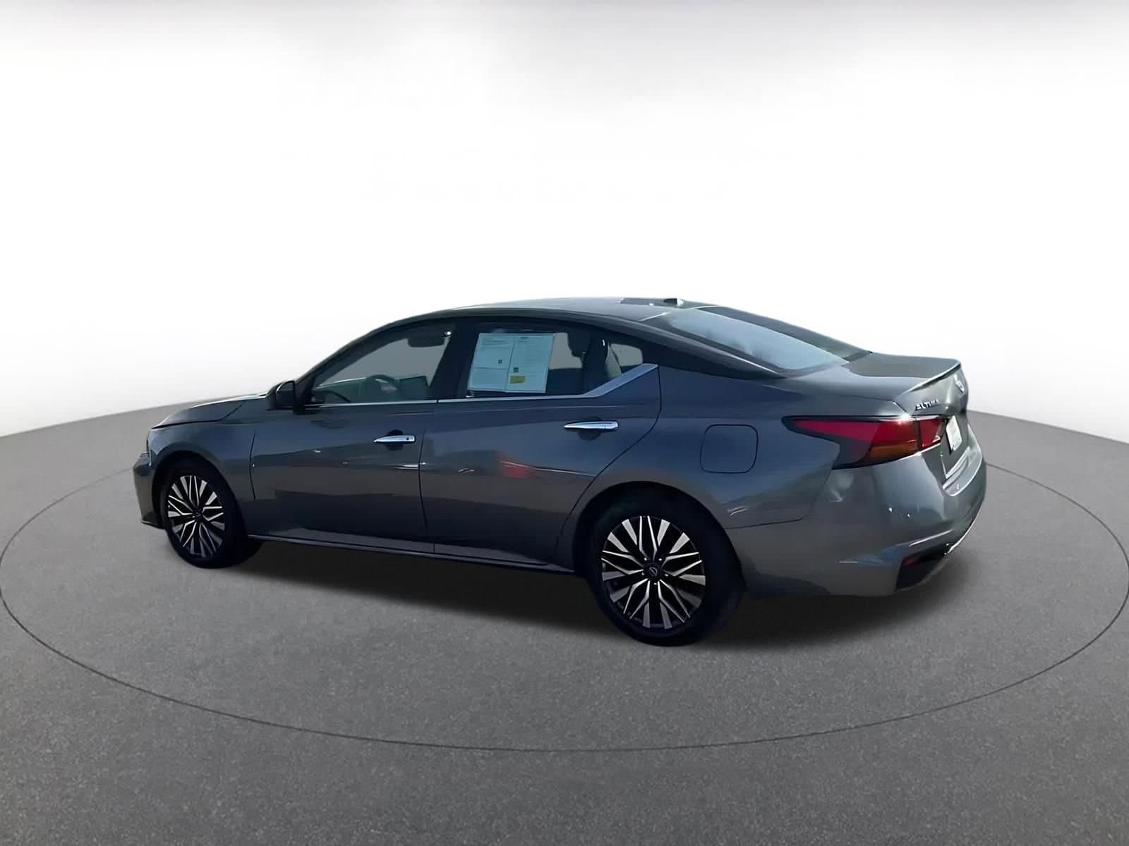 Thumbnail: 2025 Nissan Altima - 10