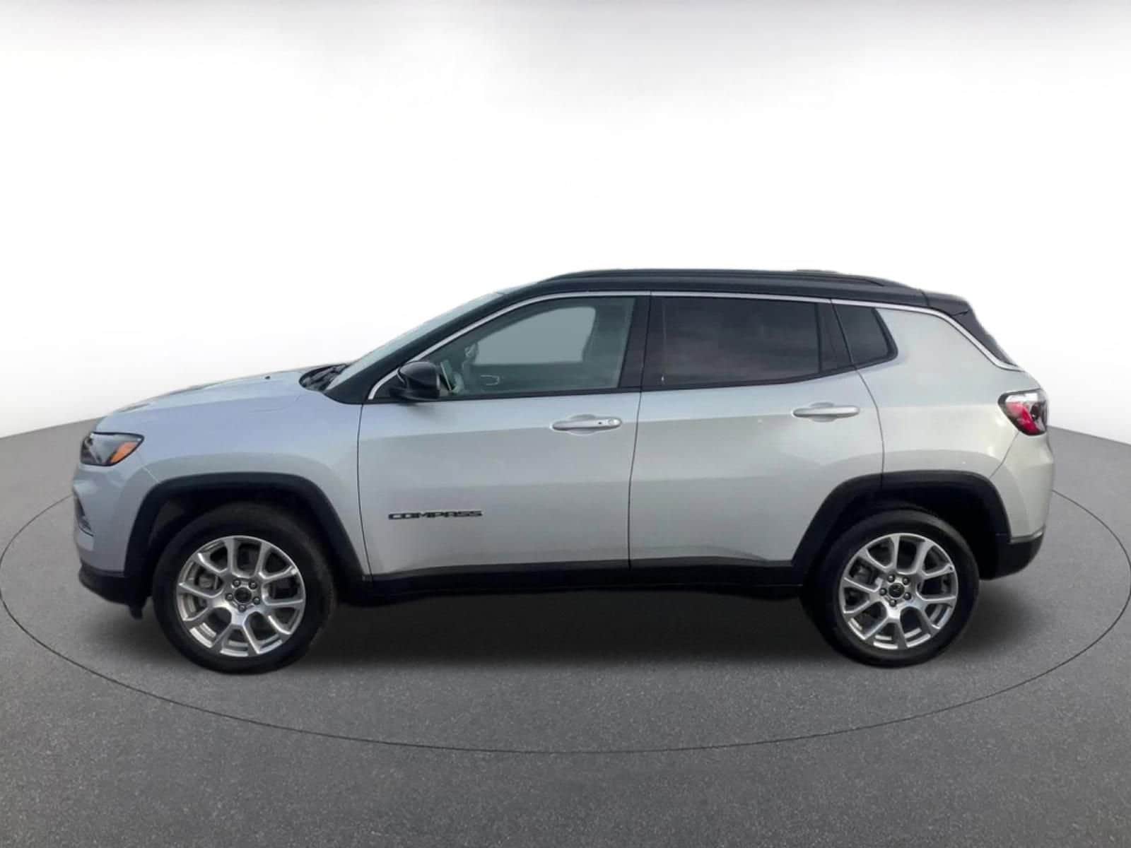 Thumbnail: 2025 Jeep Compass - 9
