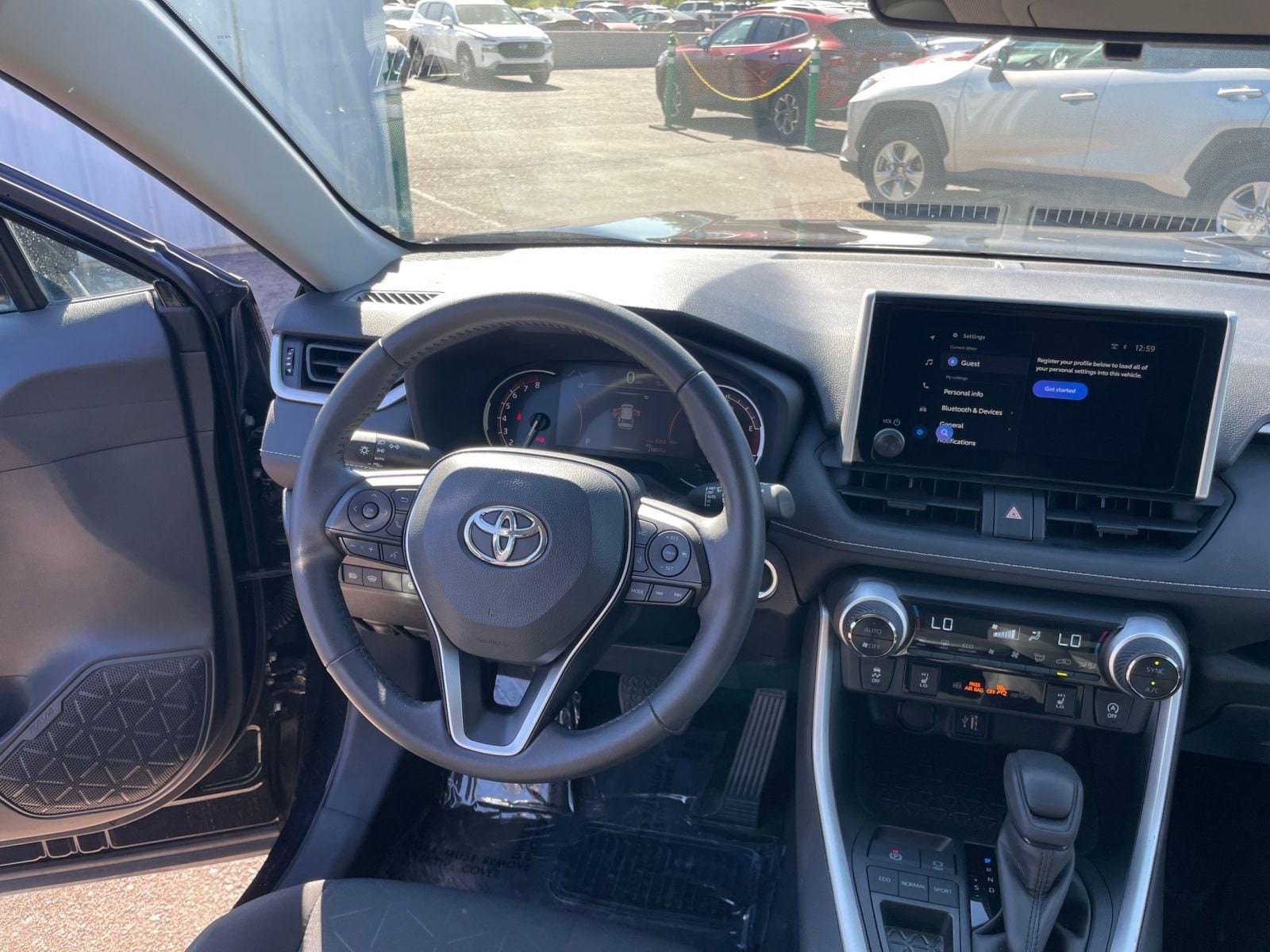 Thumbnail: 2025 Toyota RAV4 - 34