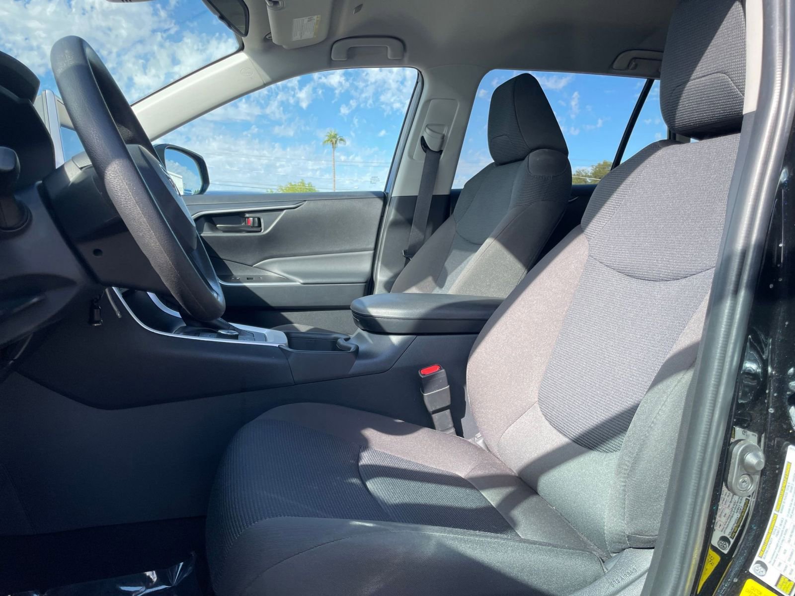 Thumbnail: 2025 Toyota RAV4 - 25