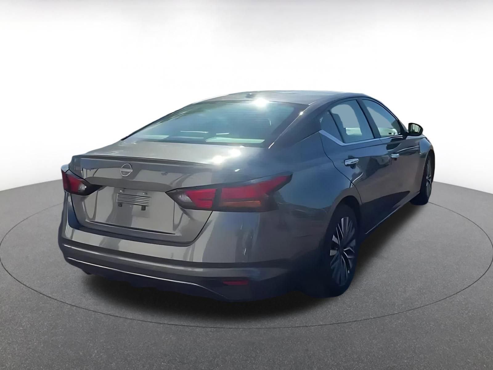 Thumbnail: 2025 Nissan Altima - 14