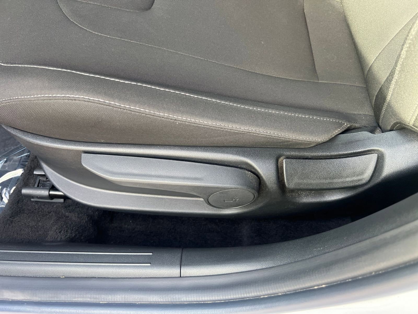 Thumbnail: 2025 Hyundai Elantra - 23