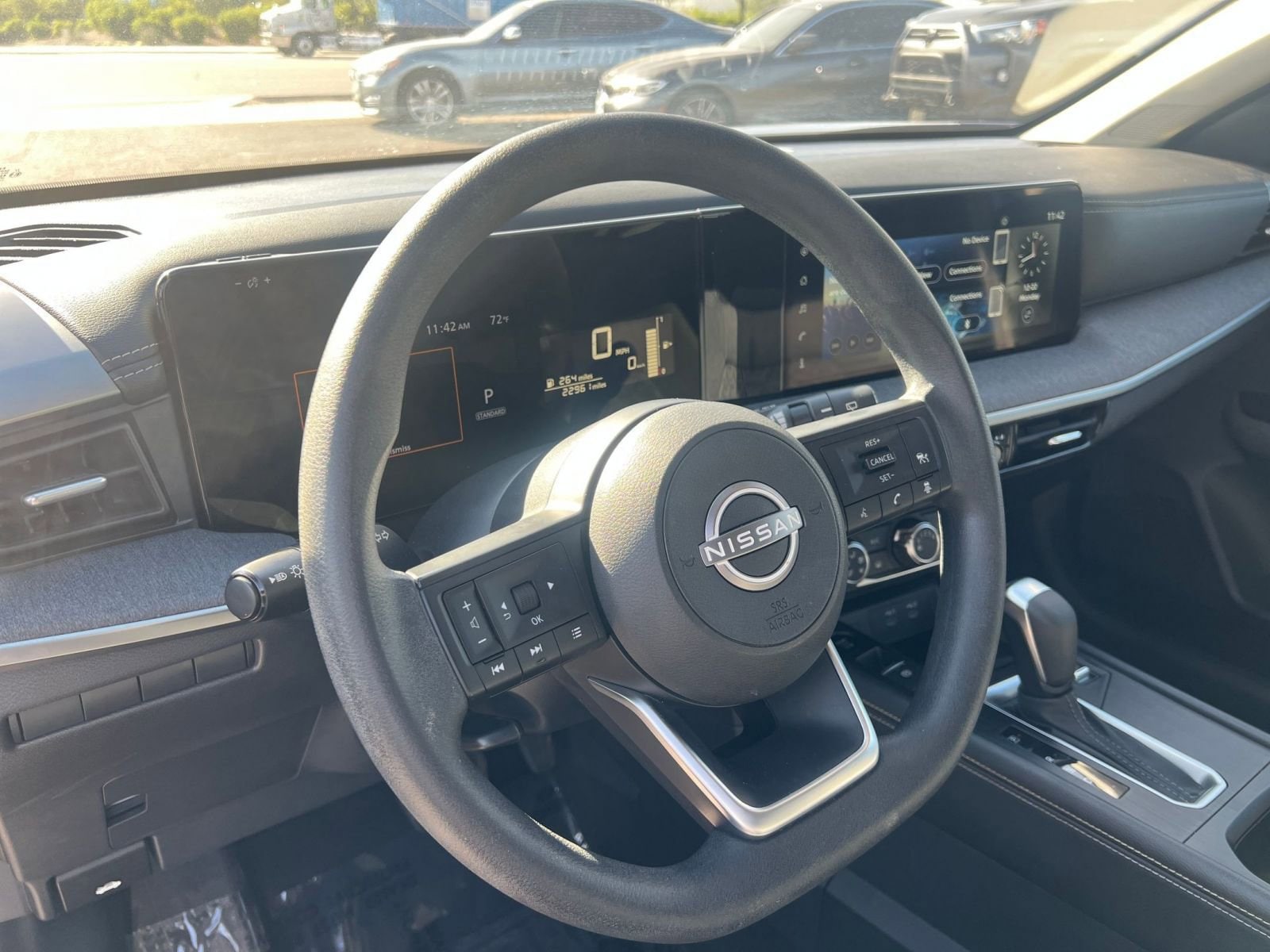 Thumbnail: 2025 Nissan Kicks - 28