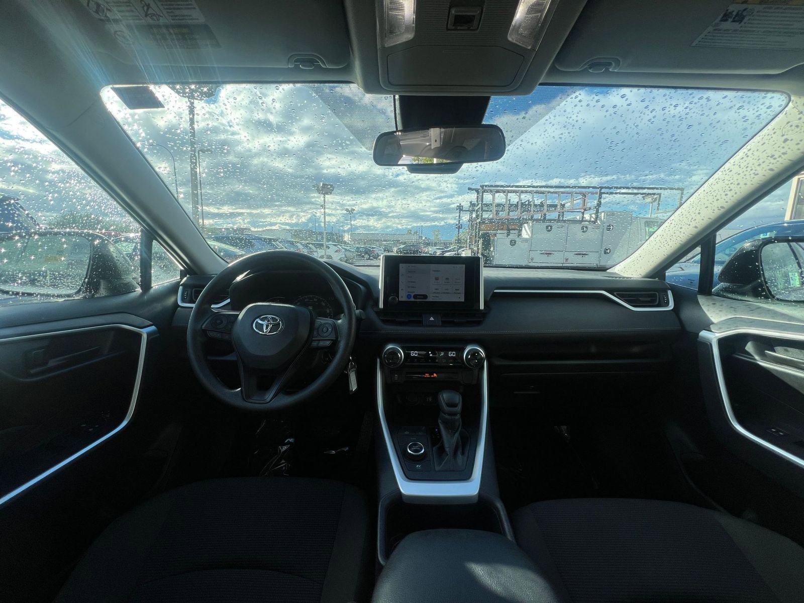 Thumbnail: 2025 Toyota RAV4 - 33