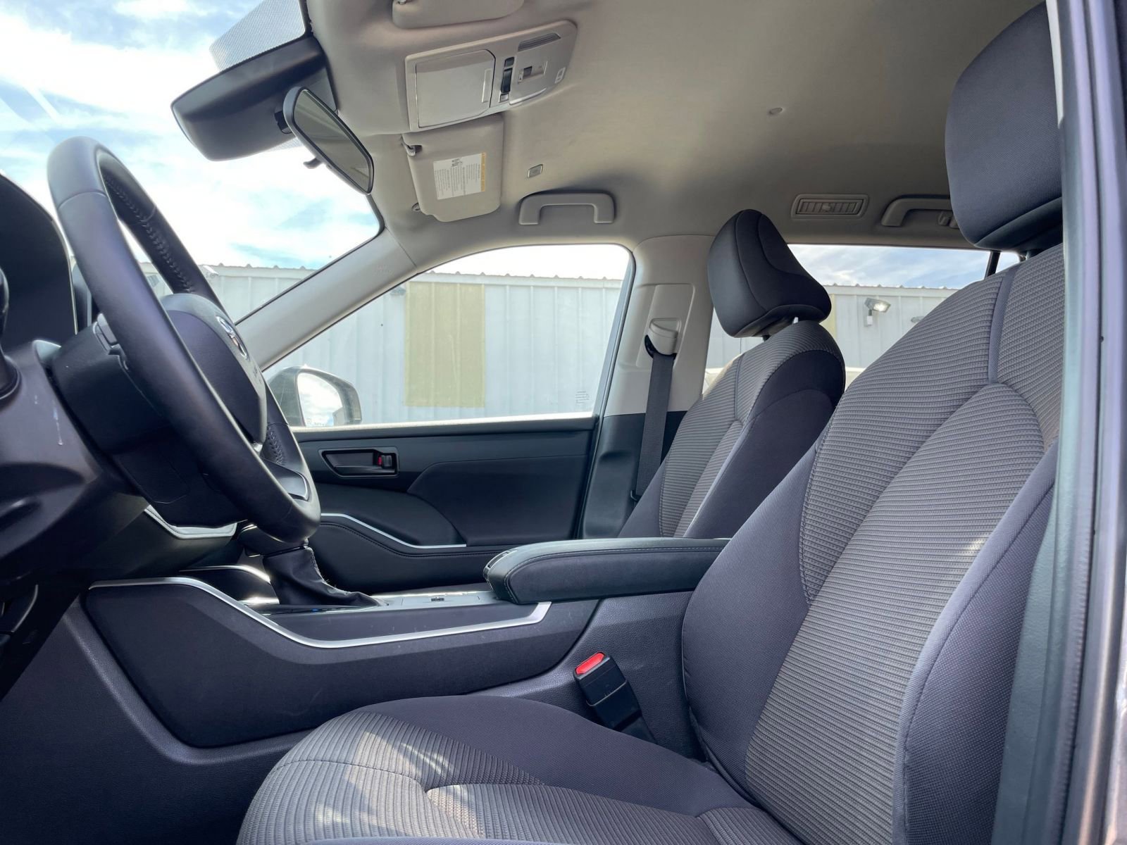 Thumbnail: 2025 Toyota Highlander - 28