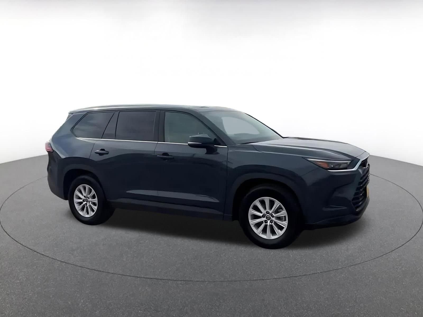 Thumbnail: 2025 Toyota Grand Highlander - 2