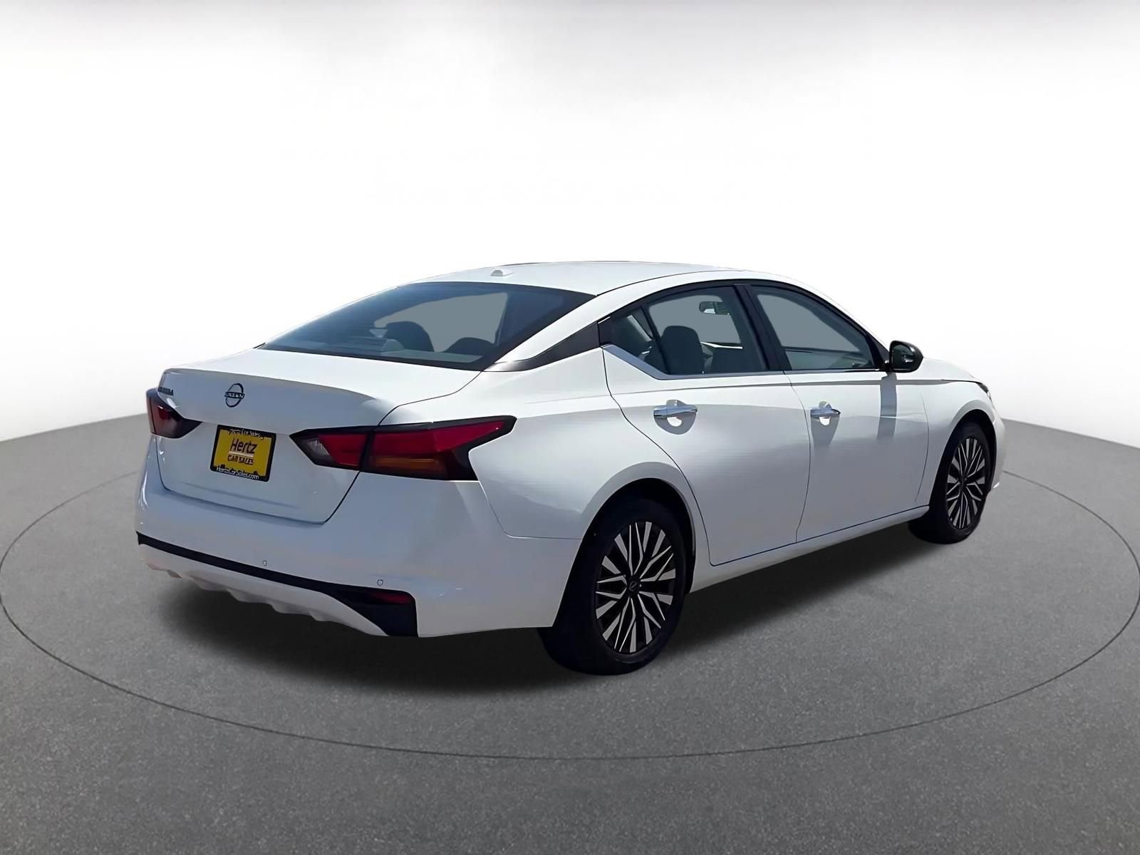 Thumbnail: 2025 Nissan Altima - 12