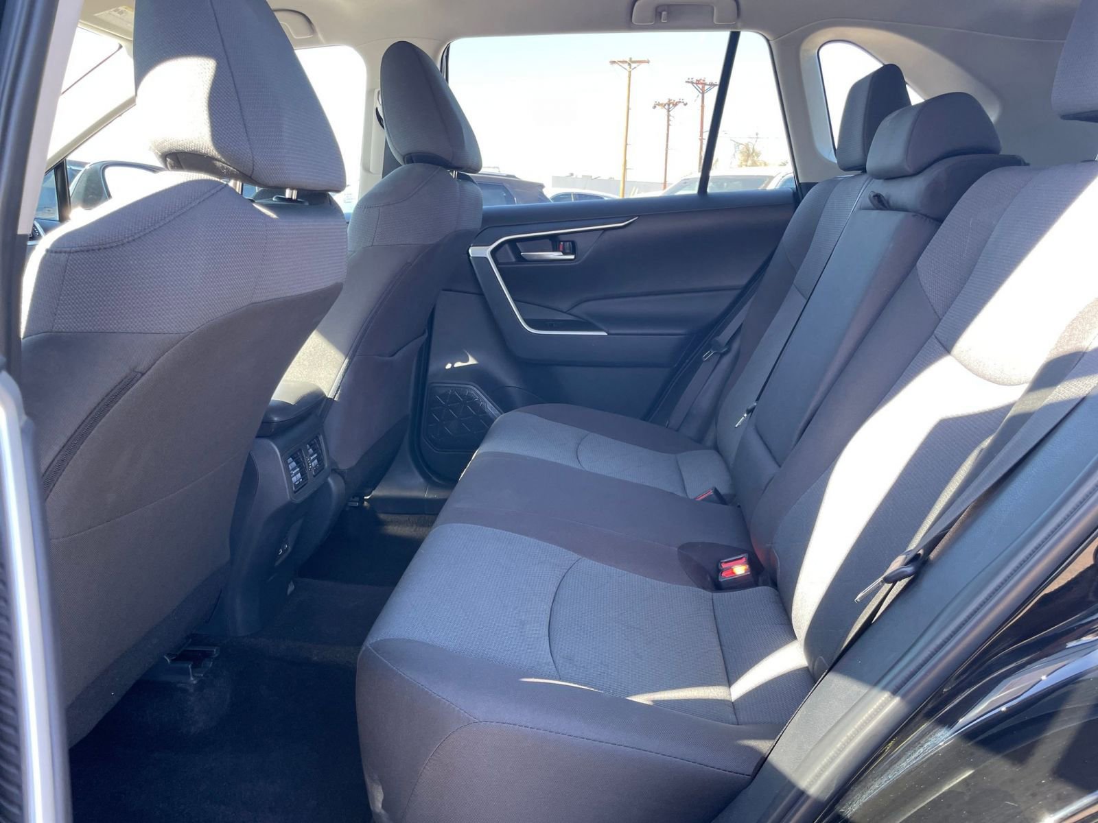 Thumbnail: 2025 Toyota RAV4 - 25