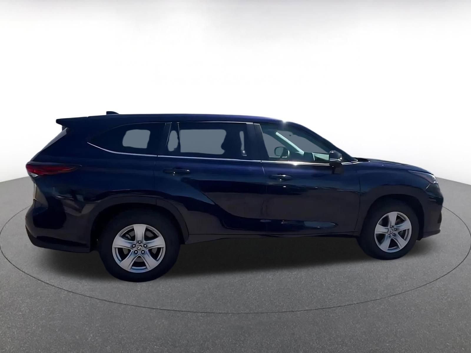 Thumbnail: 2025 Toyota Highlander - 16