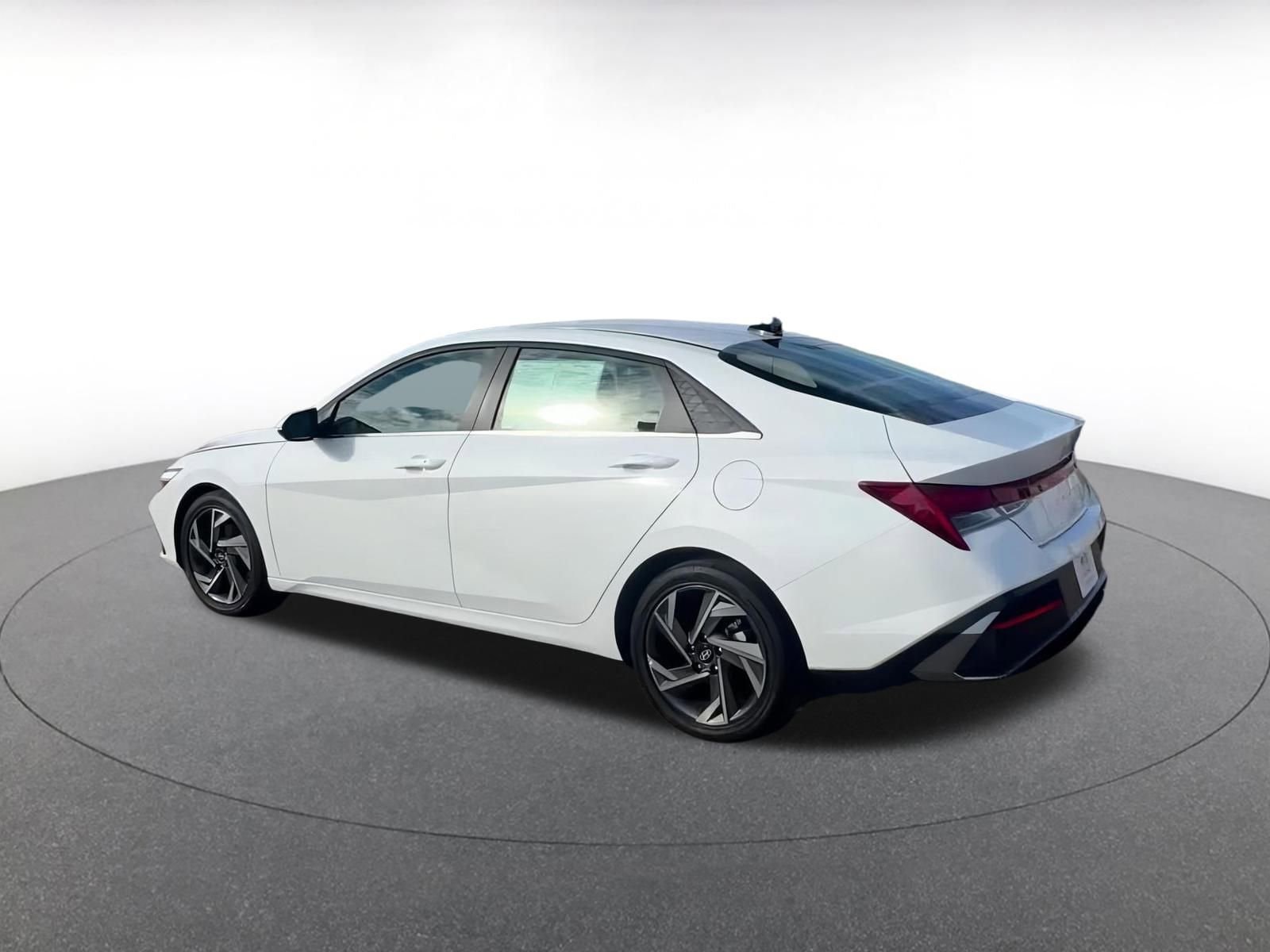 Thumbnail: 2025 Hyundai Elantra - 10