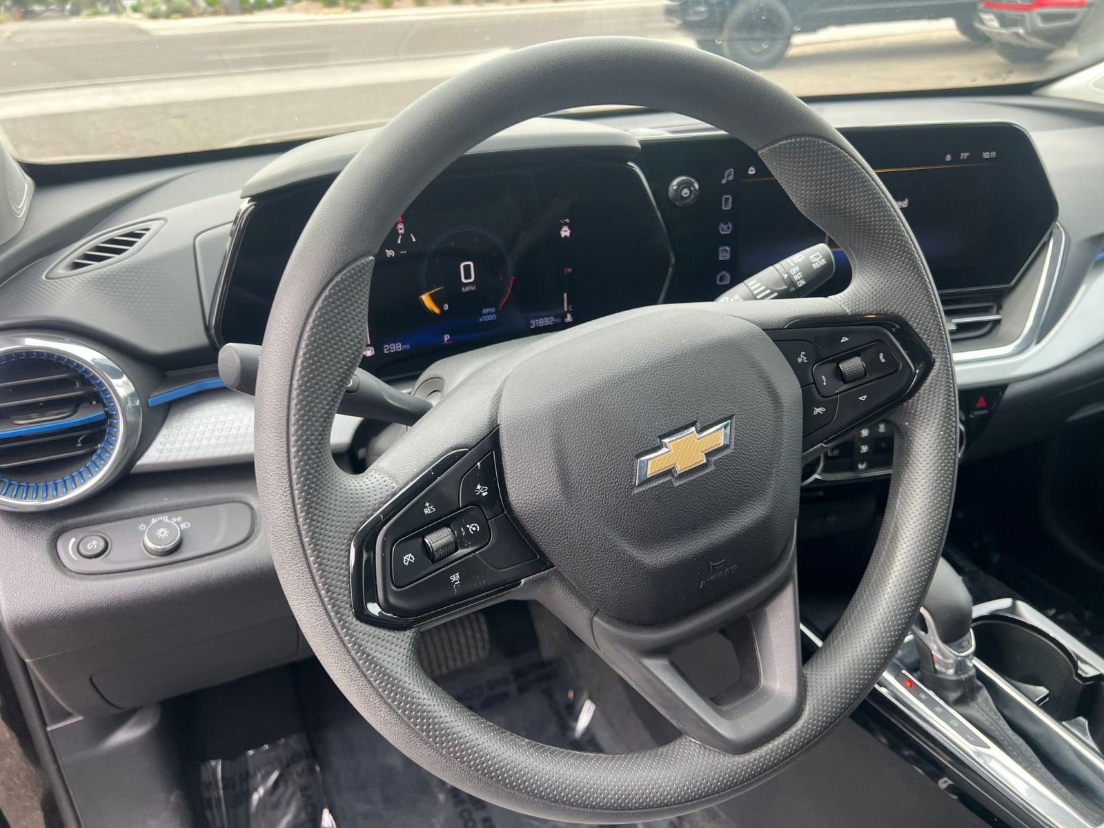 Thumbnail: 2025 Chevrolet Trax - 28