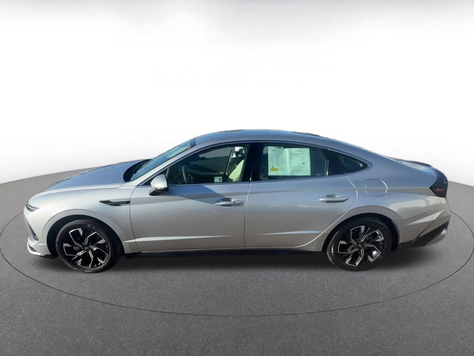 Thumbnail: 2025 Hyundai Sonata - 9