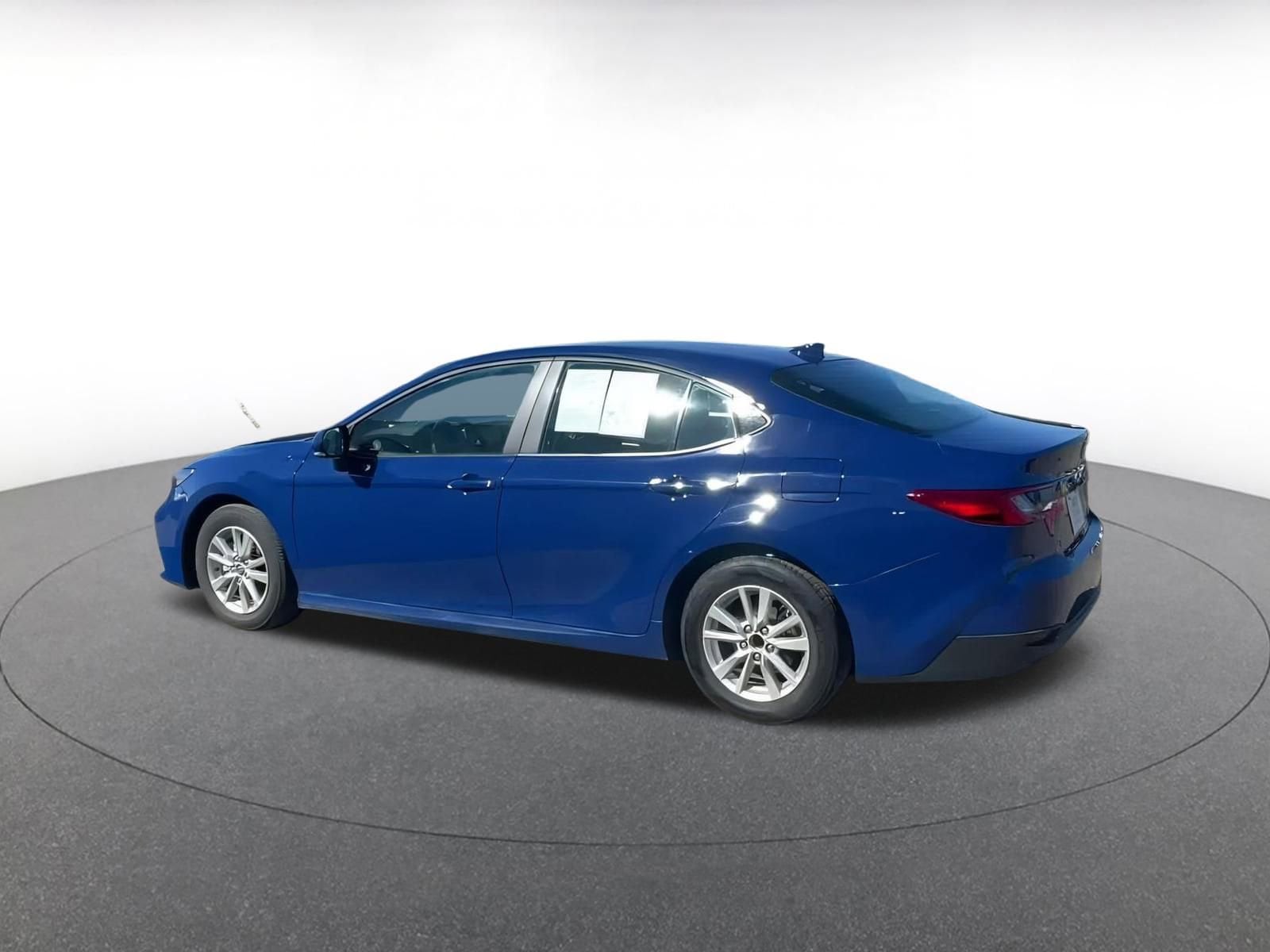 Thumbnail: 2025 Toyota Camry - 10