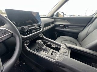 Thumbnail: 2025 Toyota Grand Highlander - 15