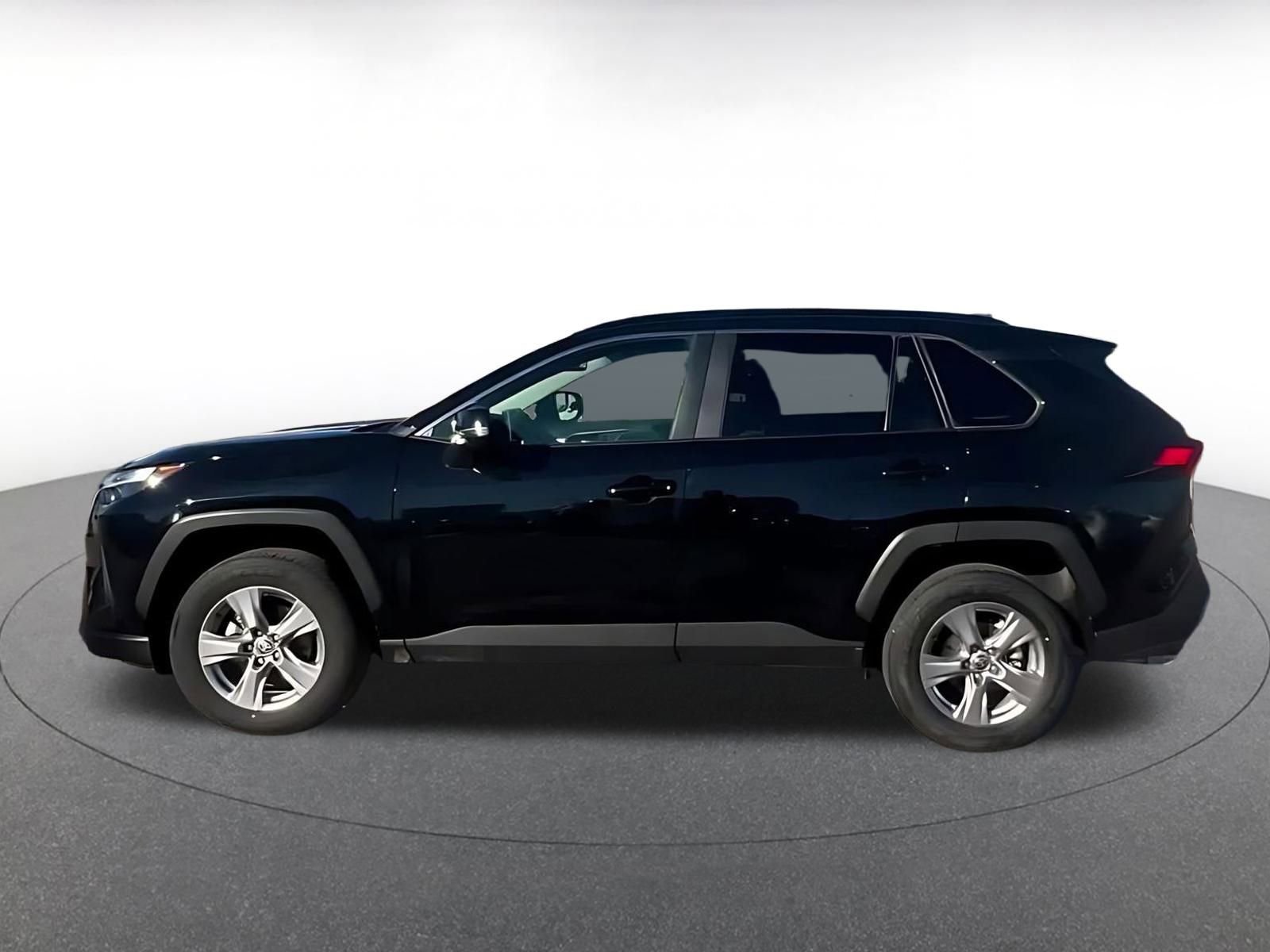 Thumbnail: 2025 Toyota RAV4 - 8