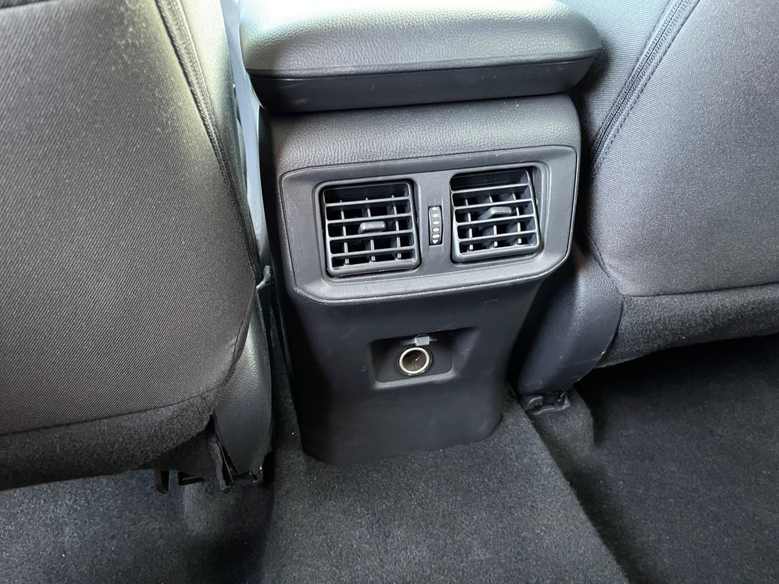 Thumbnail: 2025 Toyota RAV4 - 24