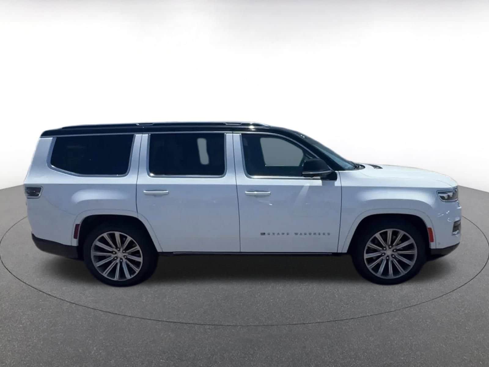 Thumbnail: 2023 Jeep Grand Wagoneer - 16