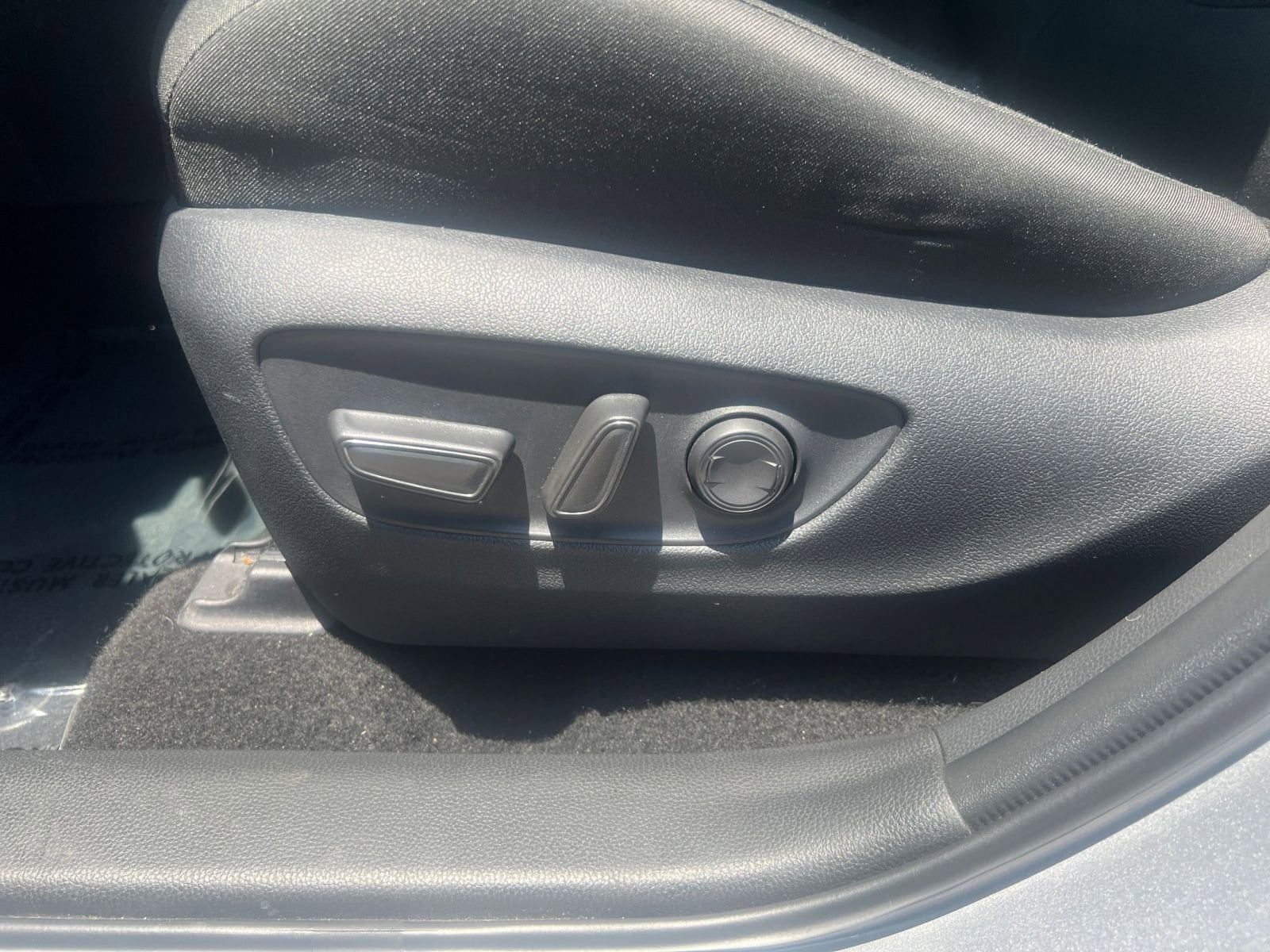 2024 Toyota RAV4 XLE 23