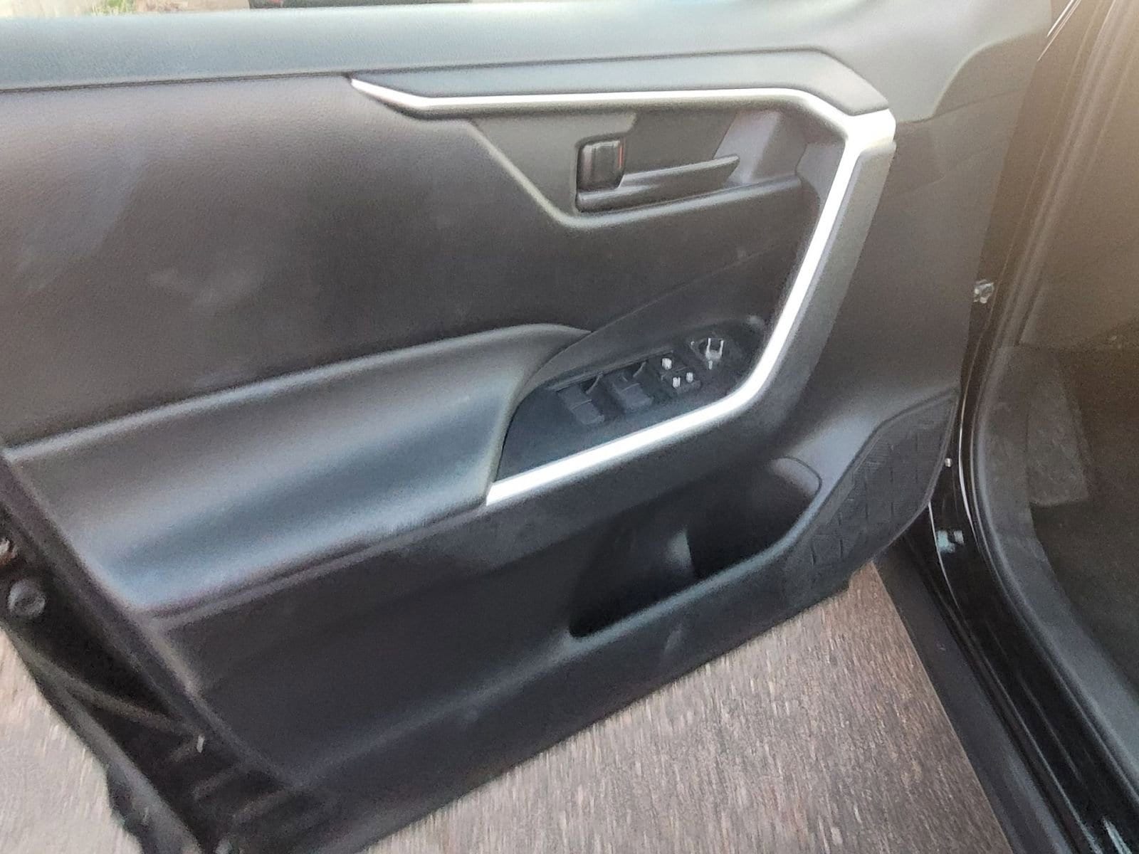 Thumbnail: 2025 Toyota RAV4 - 10