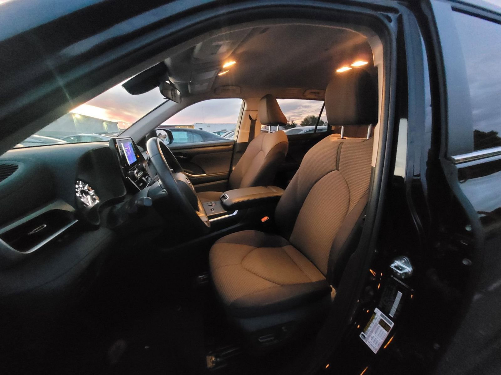 Thumbnail: 2025 Toyota Highlander - 8