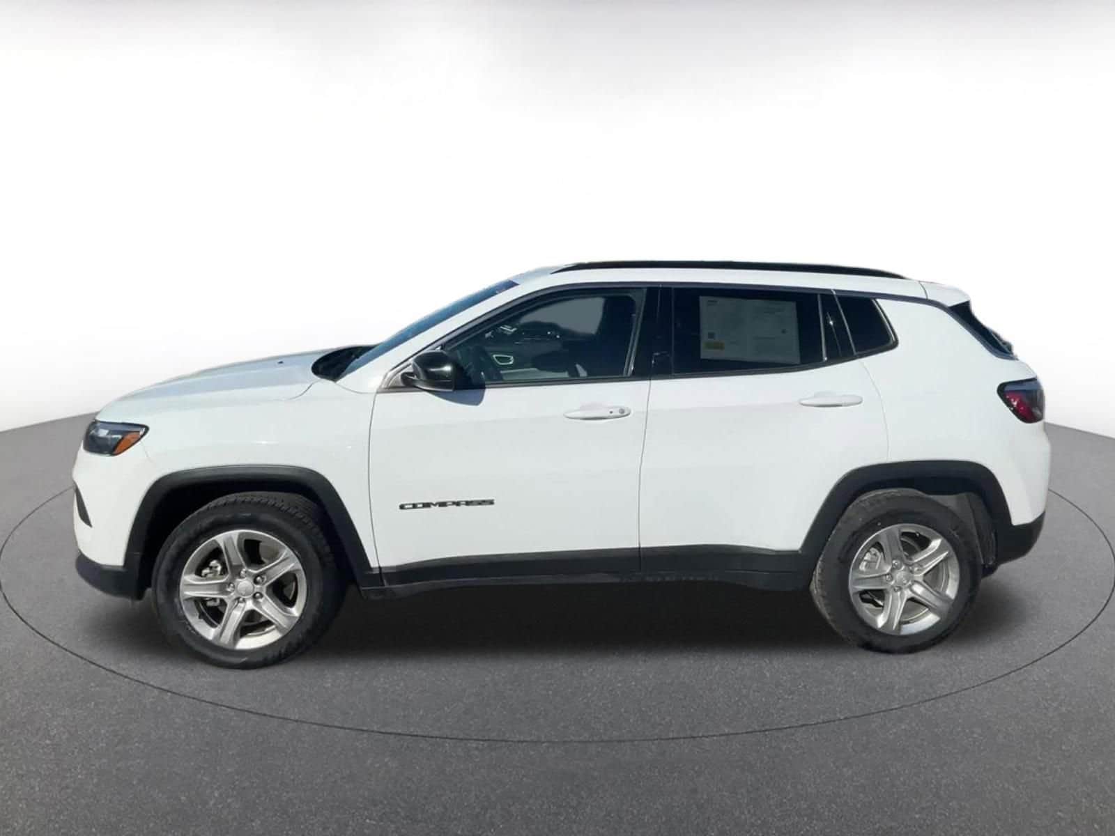 Thumbnail: 2023 Jeep Compass - 9