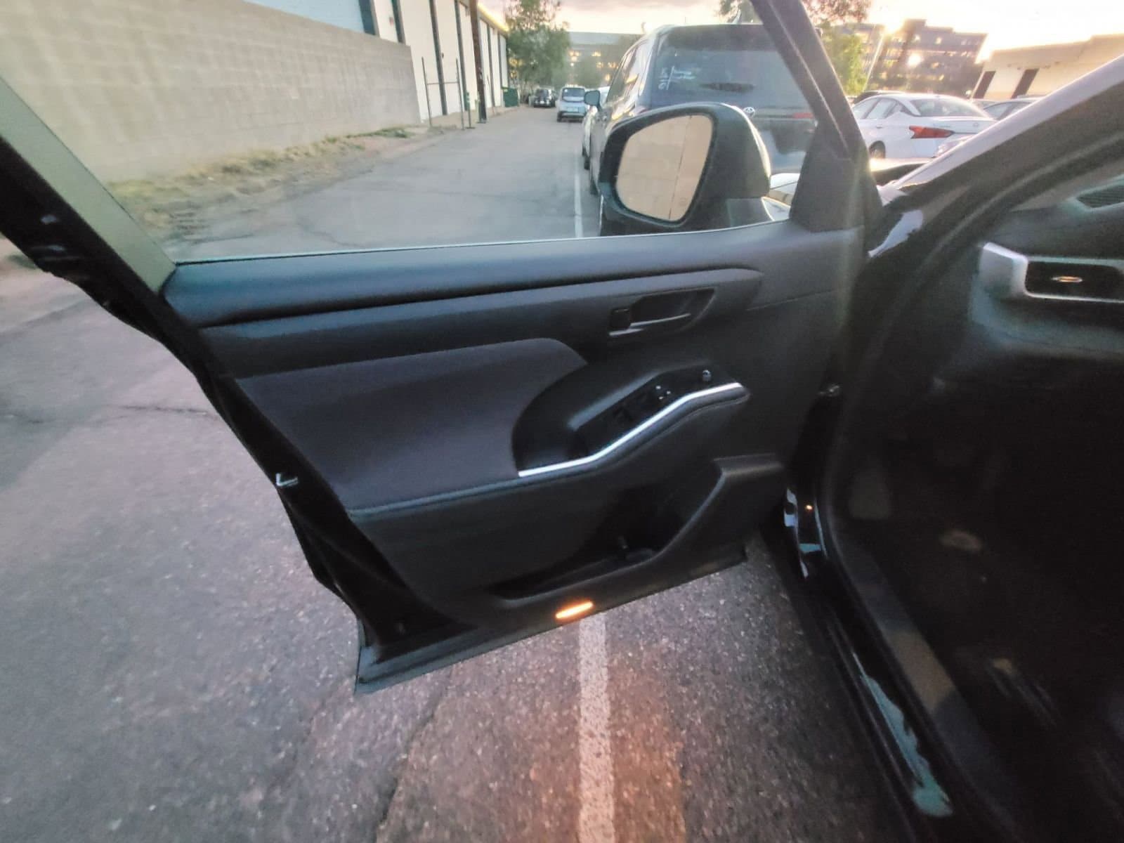 Thumbnail: 2025 Toyota Highlander - 9