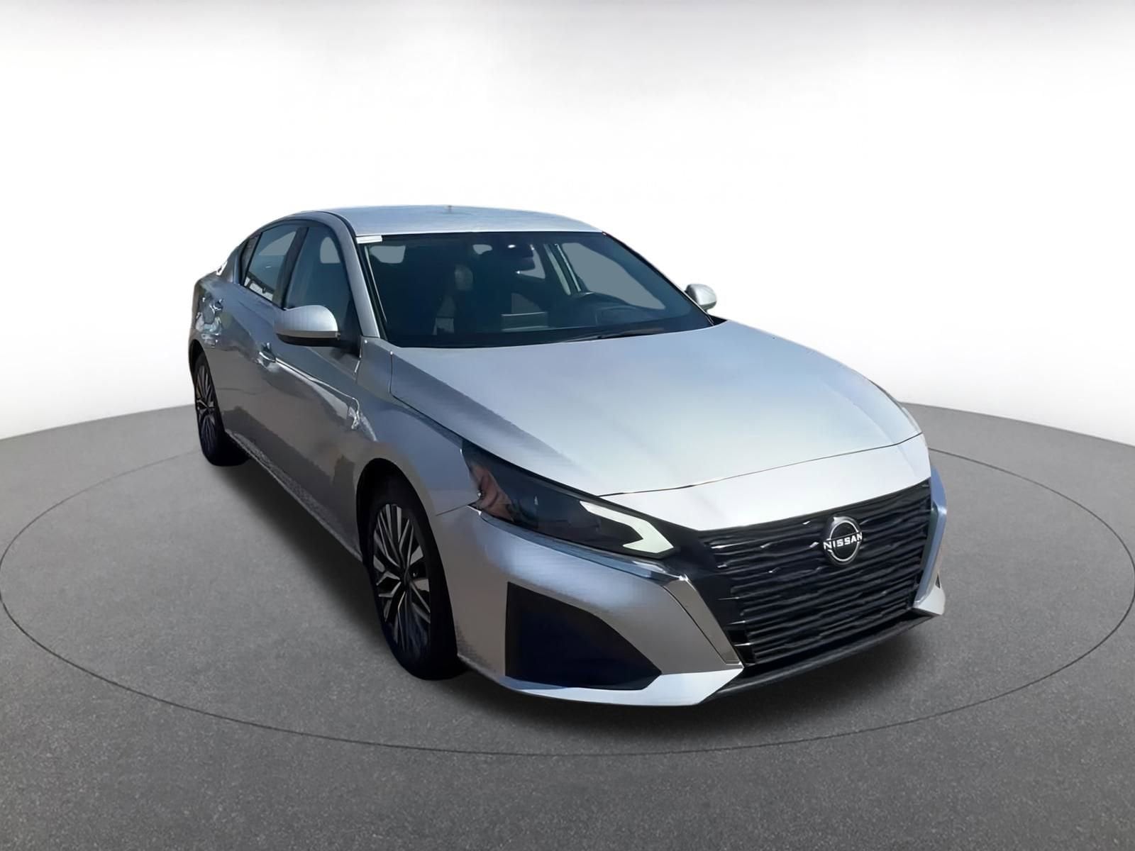 Thumbnail: 2023 Nissan Altima - 3