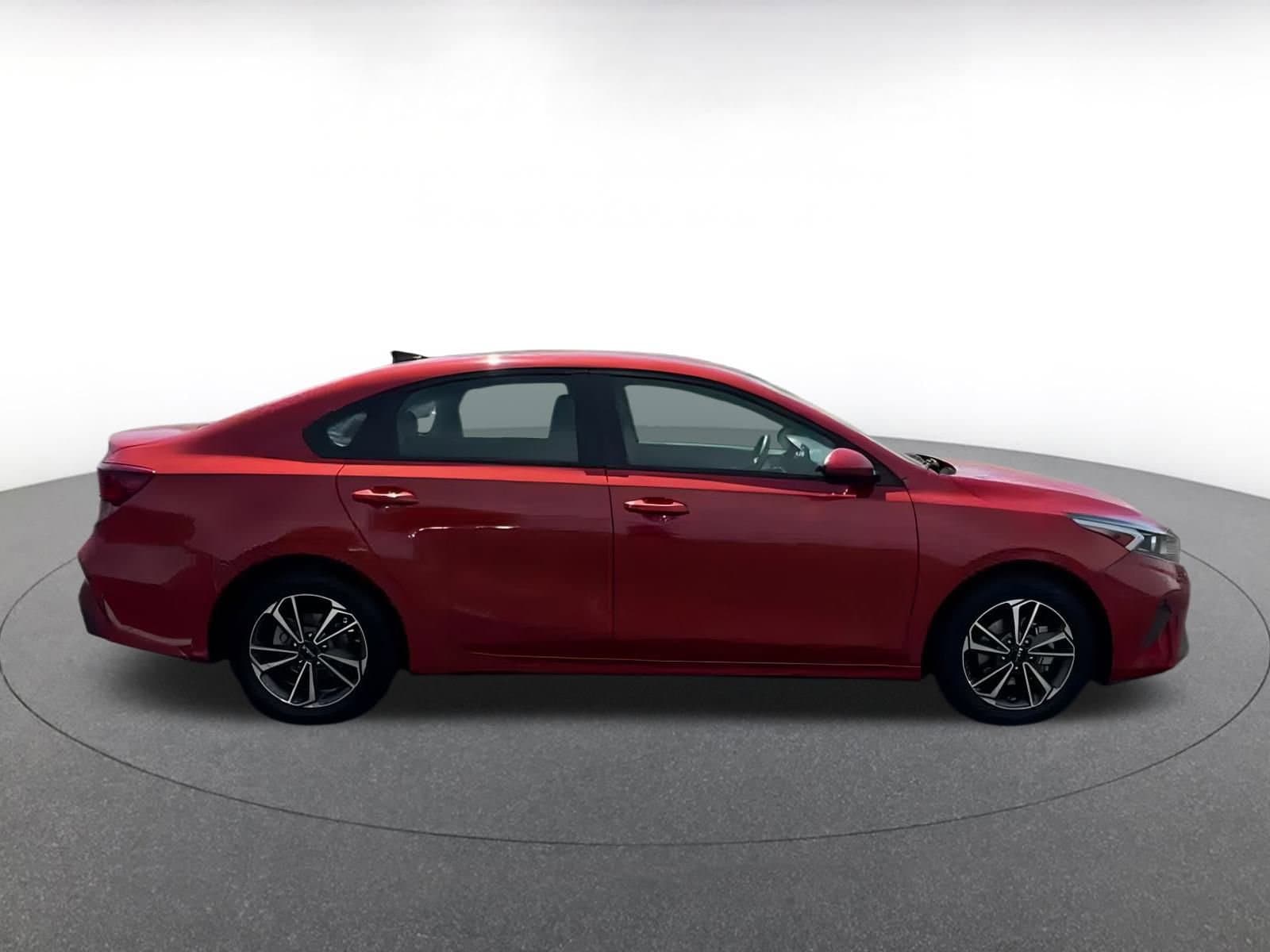 Thumbnail: 2023 Kia Forte - 15