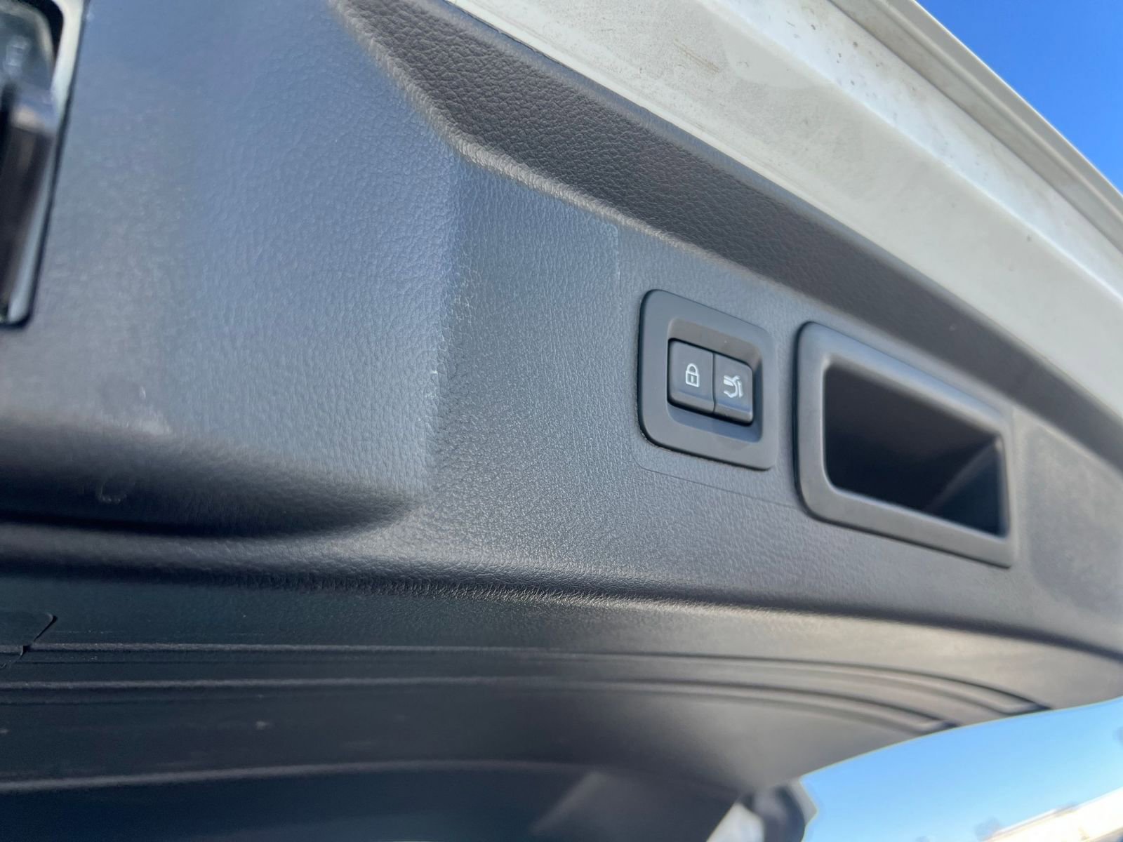 Thumbnail: 2025 Mazda CX-50 - 21